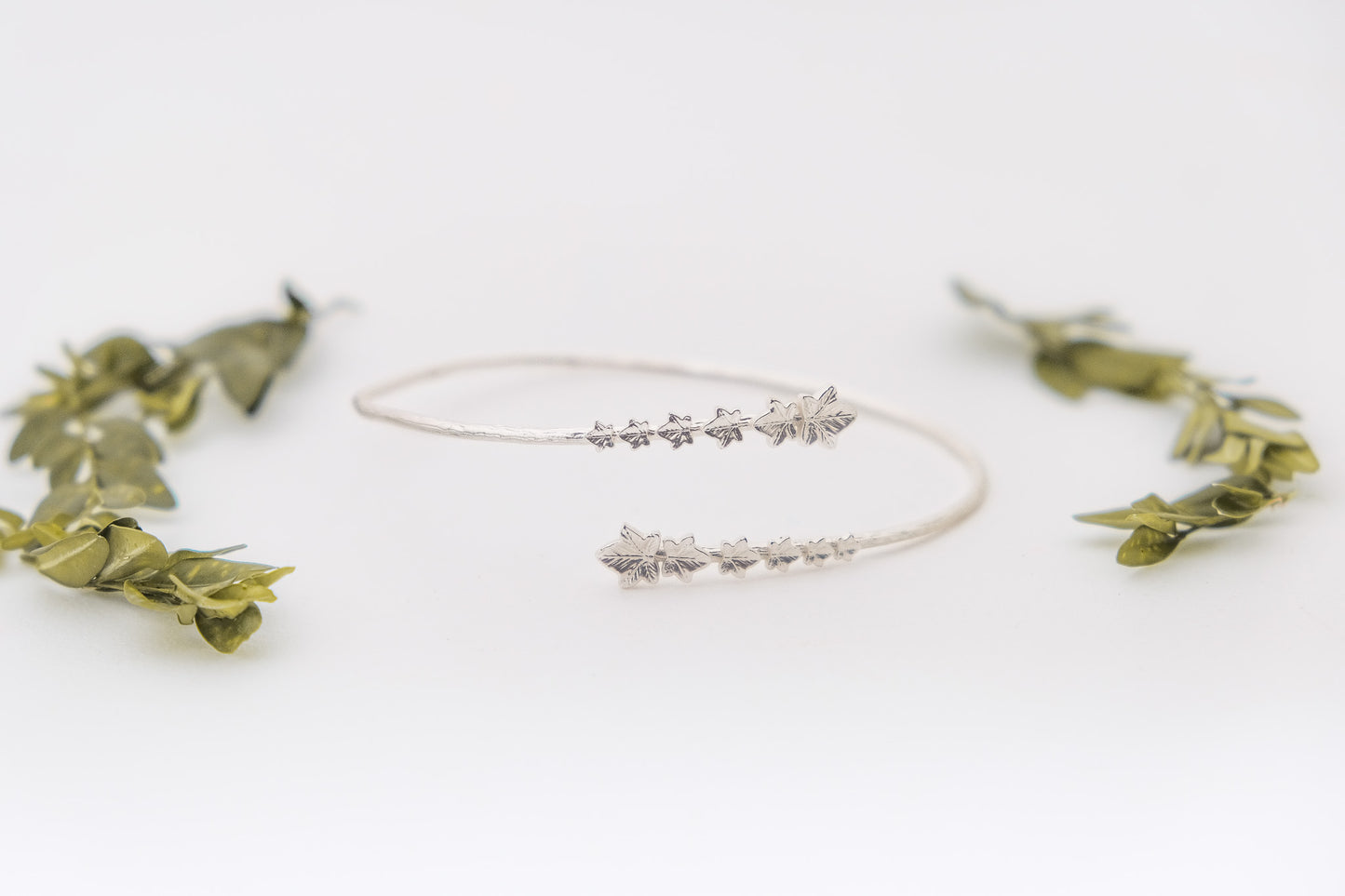 Ivy Leaves Choker