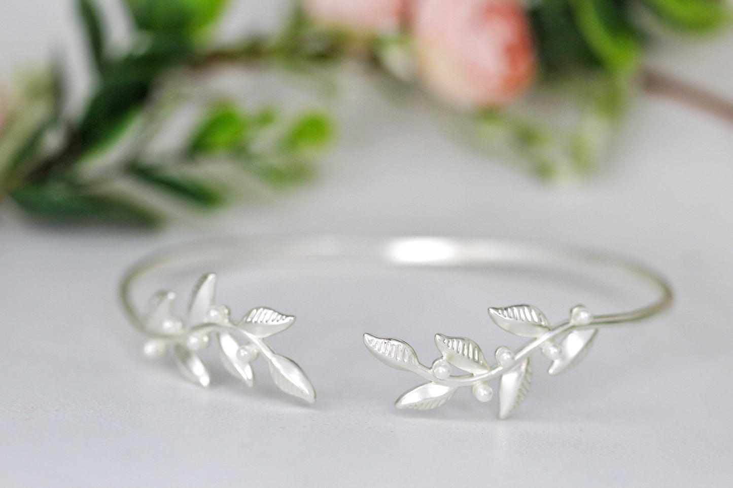 Twigs & Pearls Arm Band