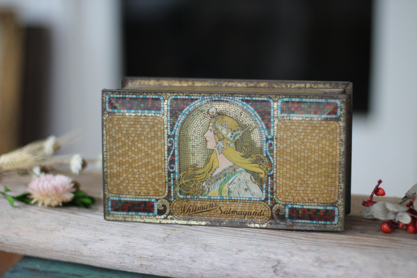 Vintage Whitmans’s Salmagundi Tin Box