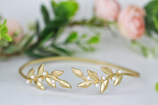 Twigs & Pearls Arm Band