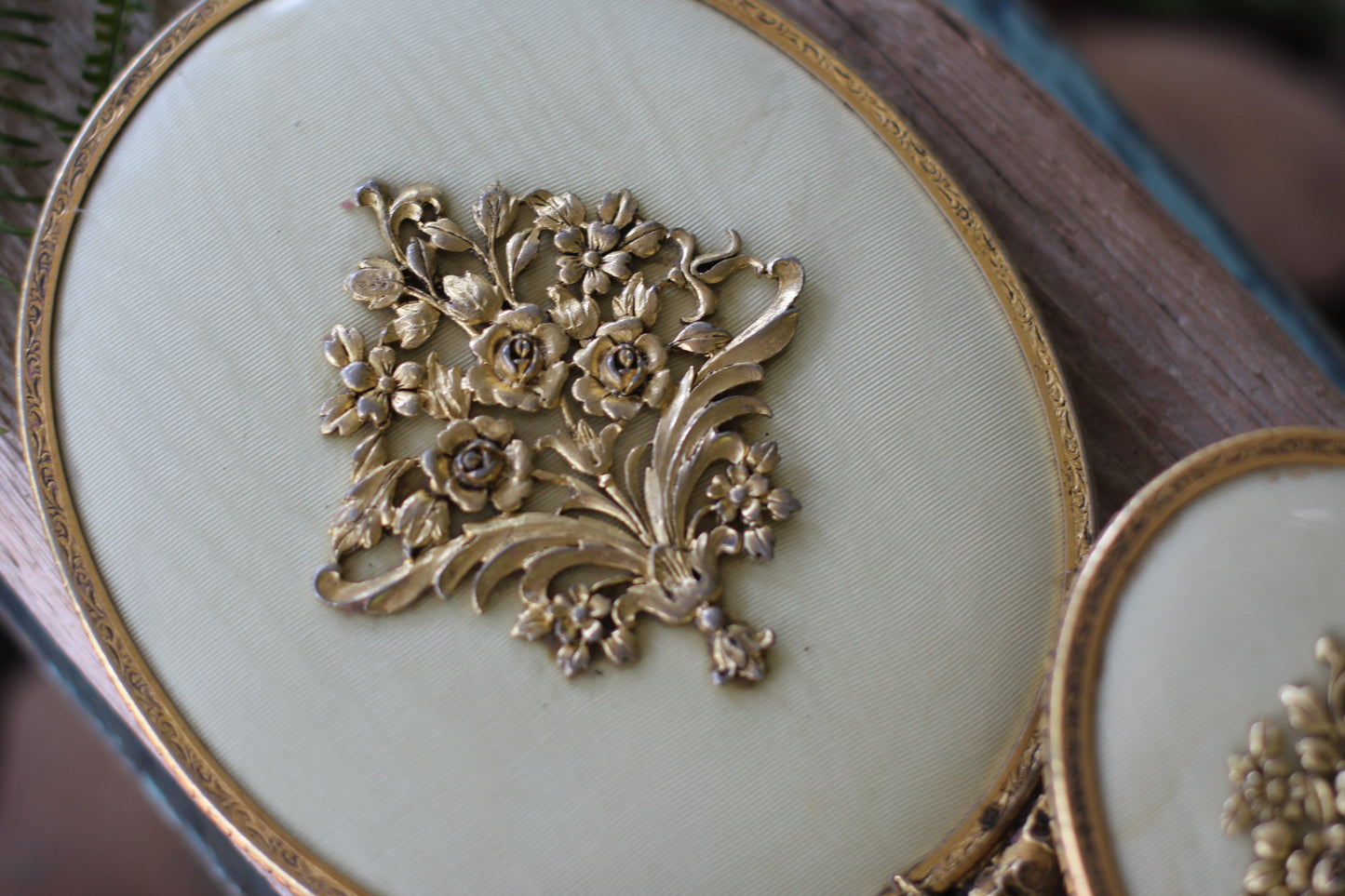 Antique Raised Flower Bouquet Vanity Set