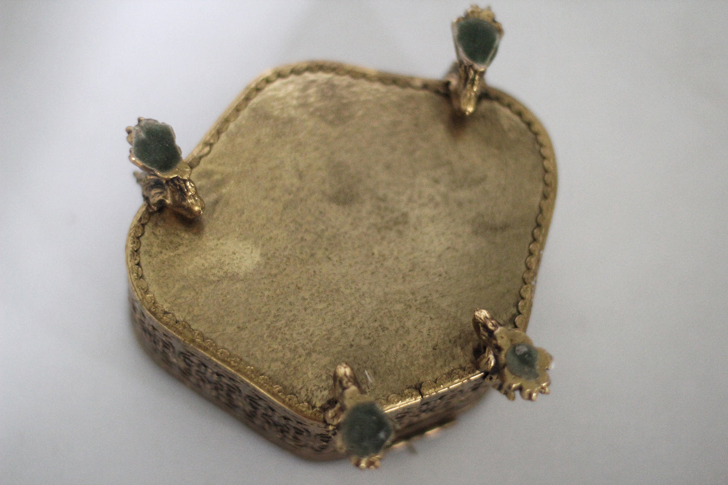 Antique Stylebuilt Claw Feet Jewelry Box