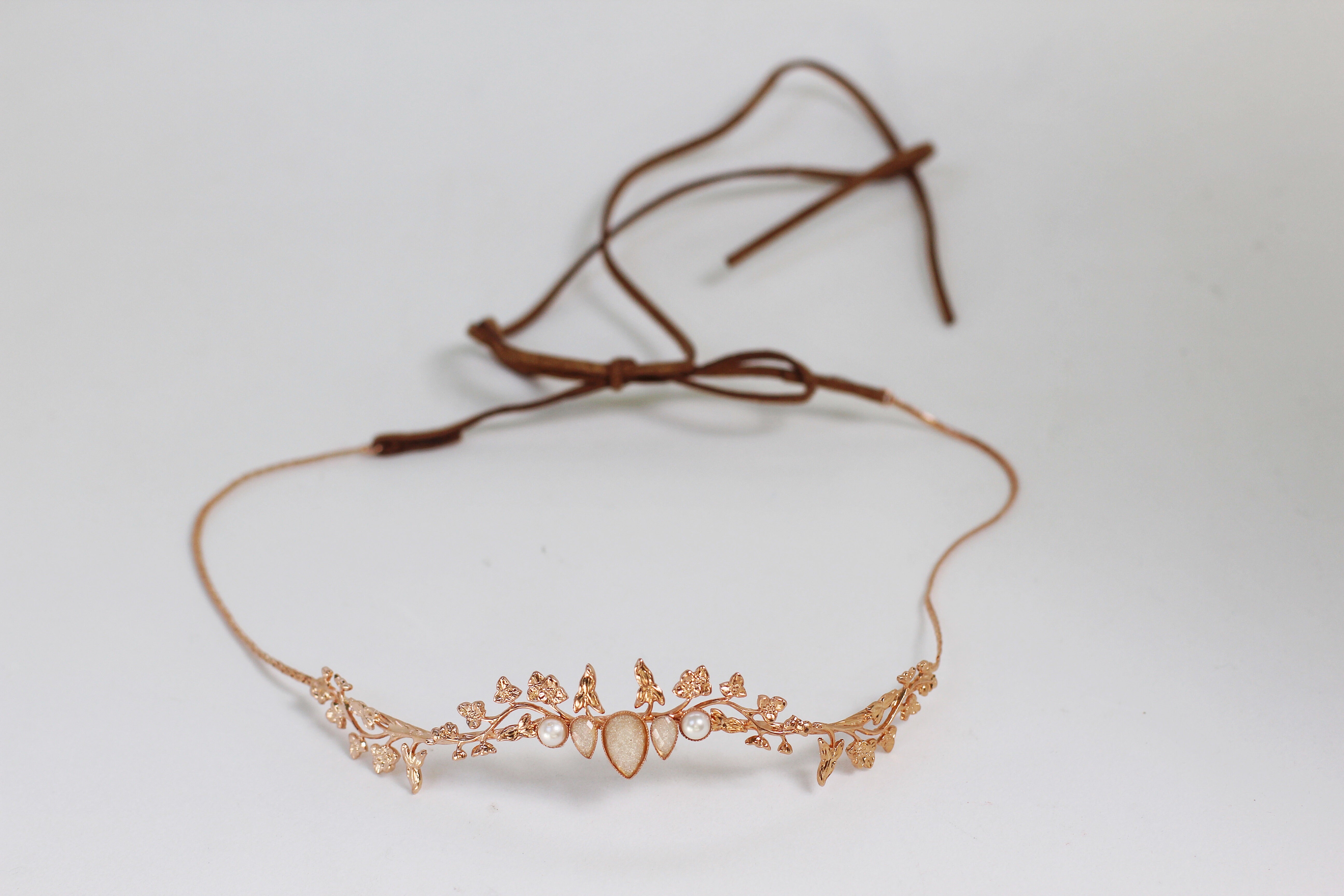 Preorder* Eva Pearls & Leaves Hair Chain