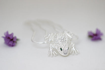 Fortunate Frog Hair Pin