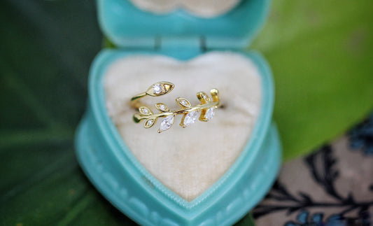 Crystal Blooming Stem Ring SS