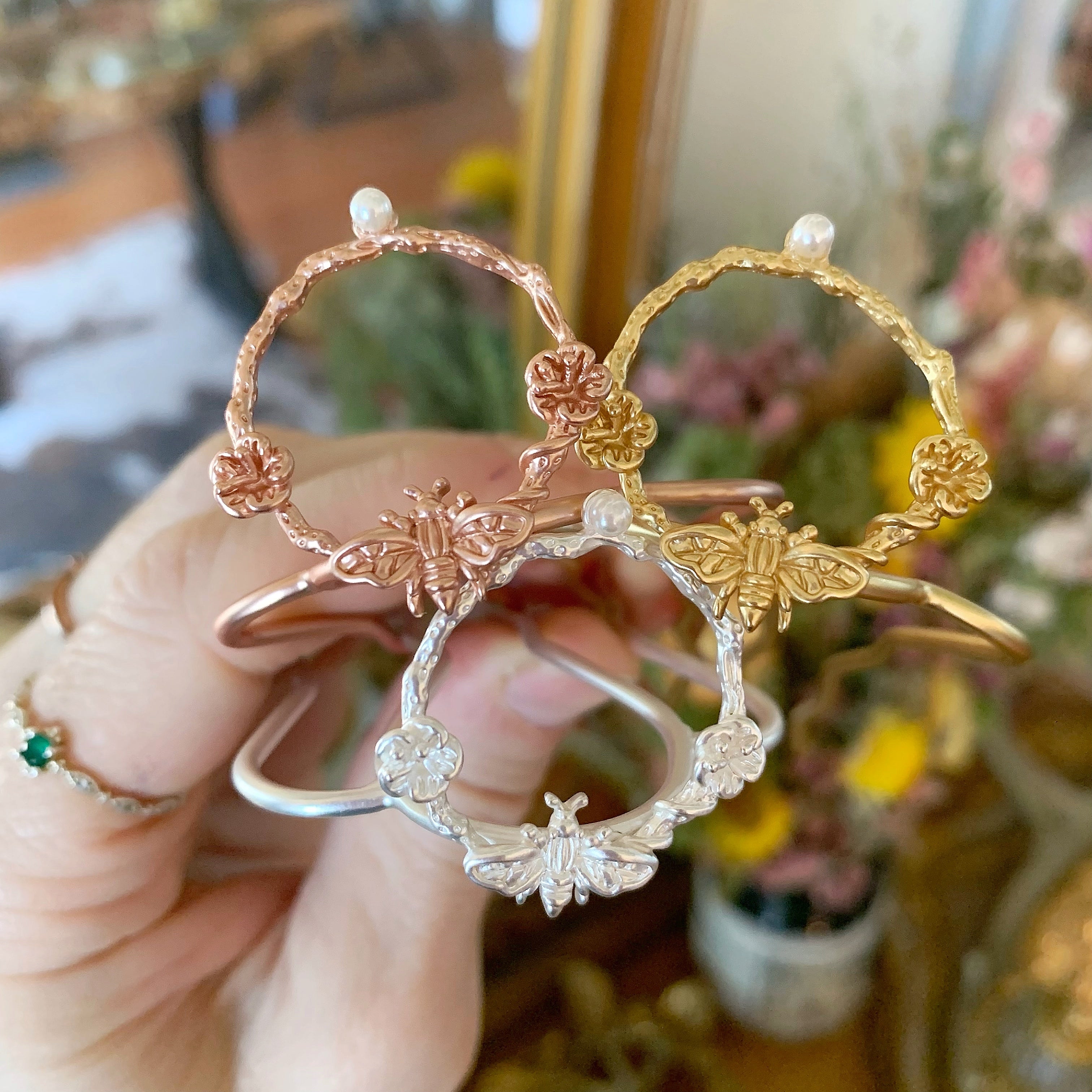 Circle of Eden Bee Wreath Hair Prong