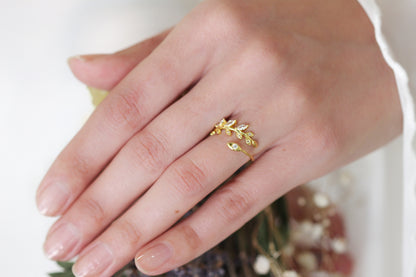 Crystal Blooming Stem Ring SS