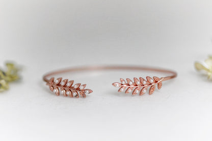 Stems and pearls bracelet