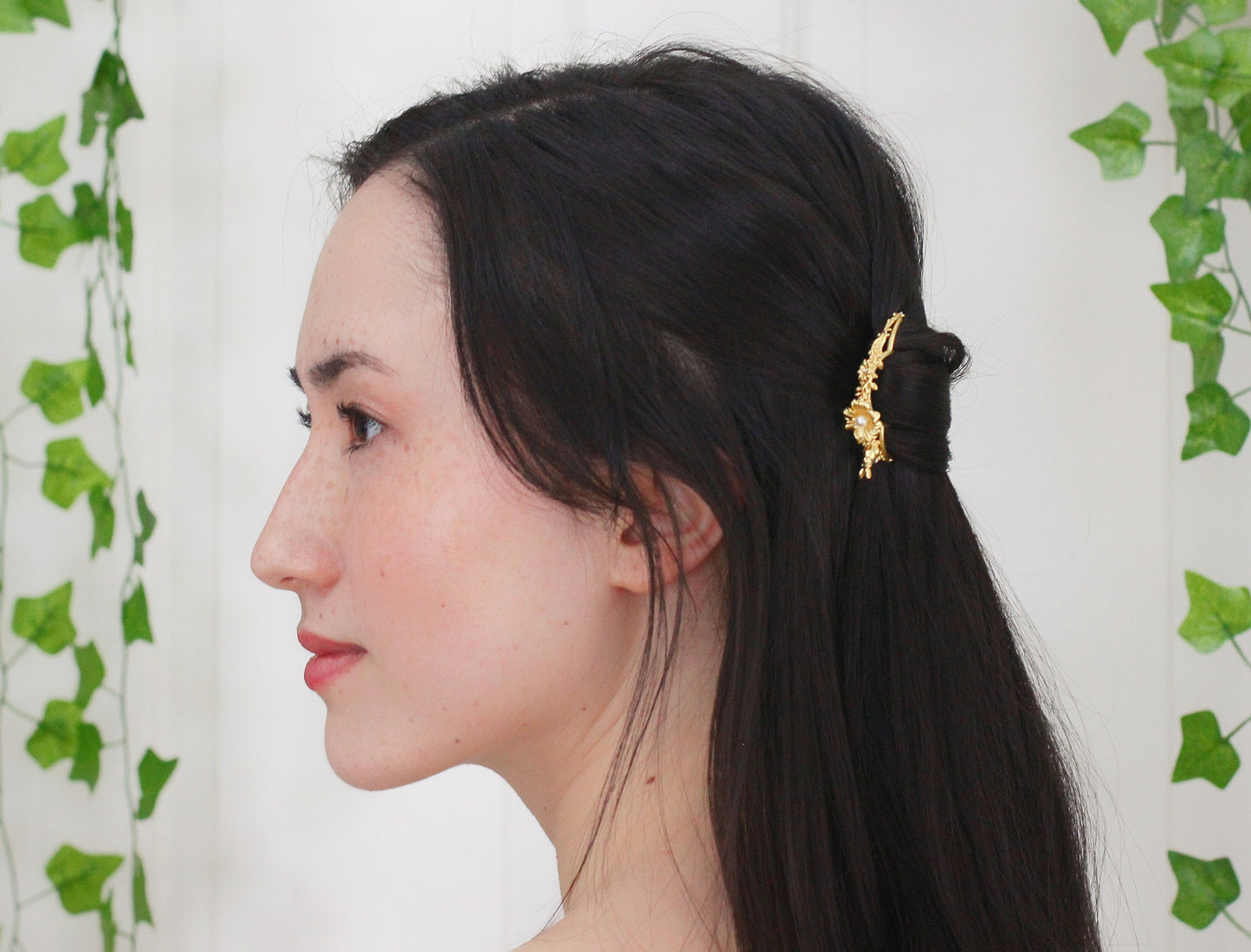 Bunny in a Flower Meadow Hair Prong