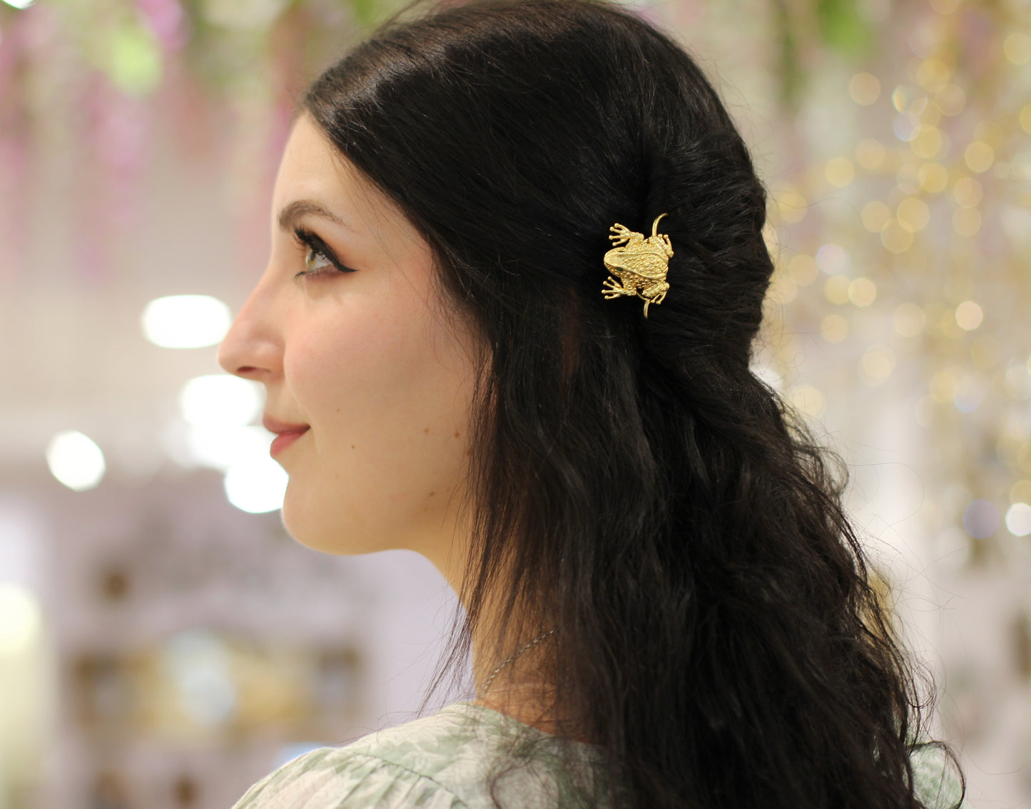 Fortunate Frog Hair Pin