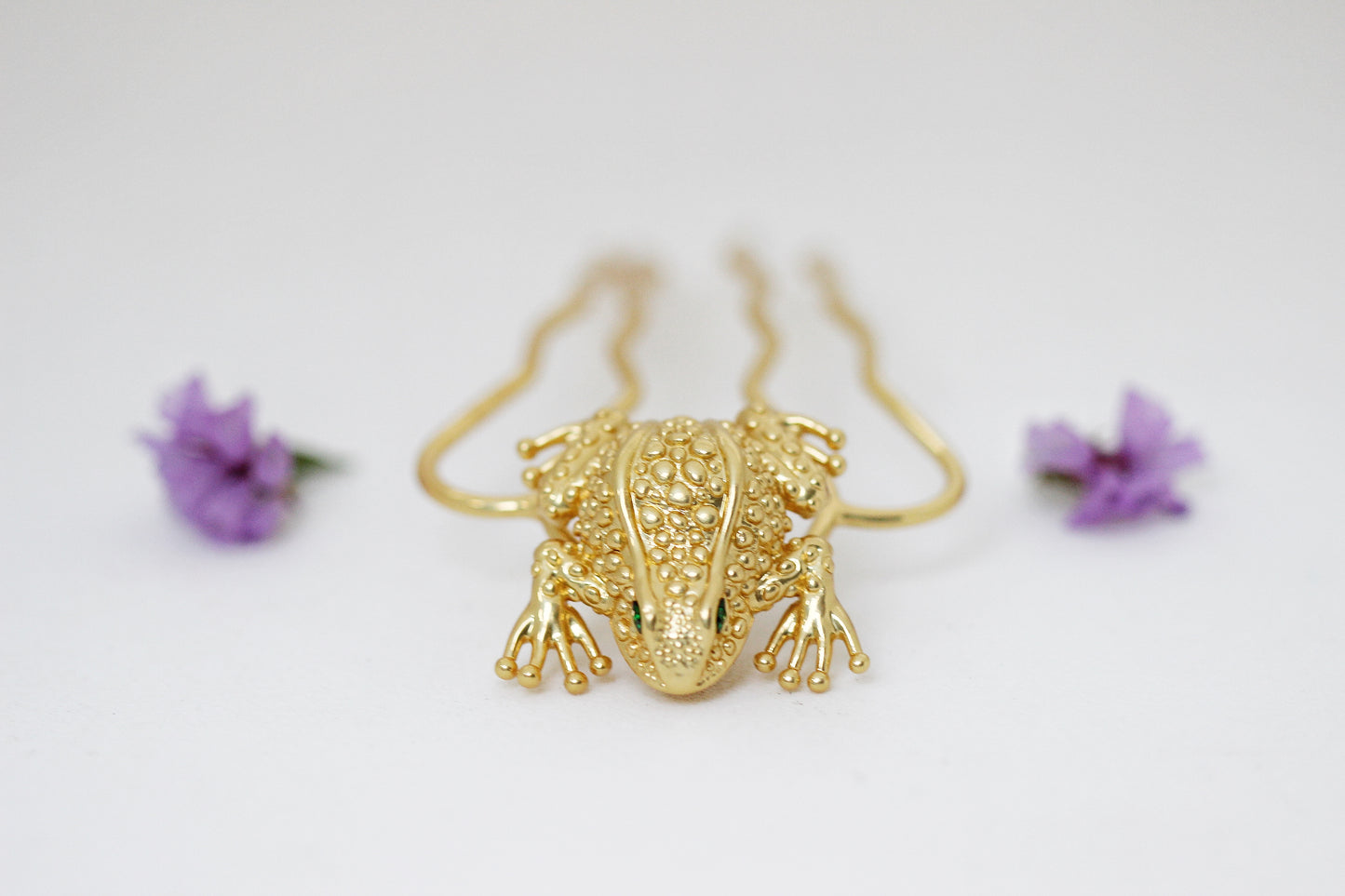 Fortunate Frog Hair Pin