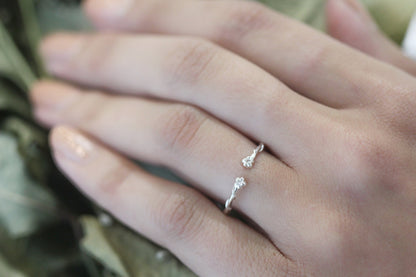 Entwined Floral Branch Ring / size 6