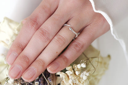 Cleo Snake Ring