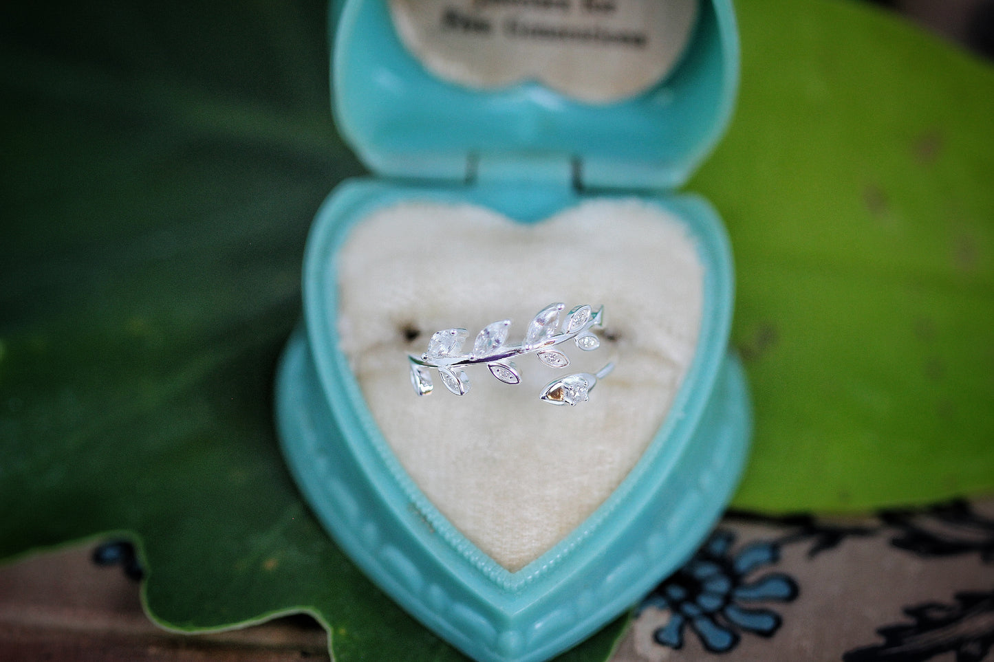 Crystal Blooming Stem Ring SS