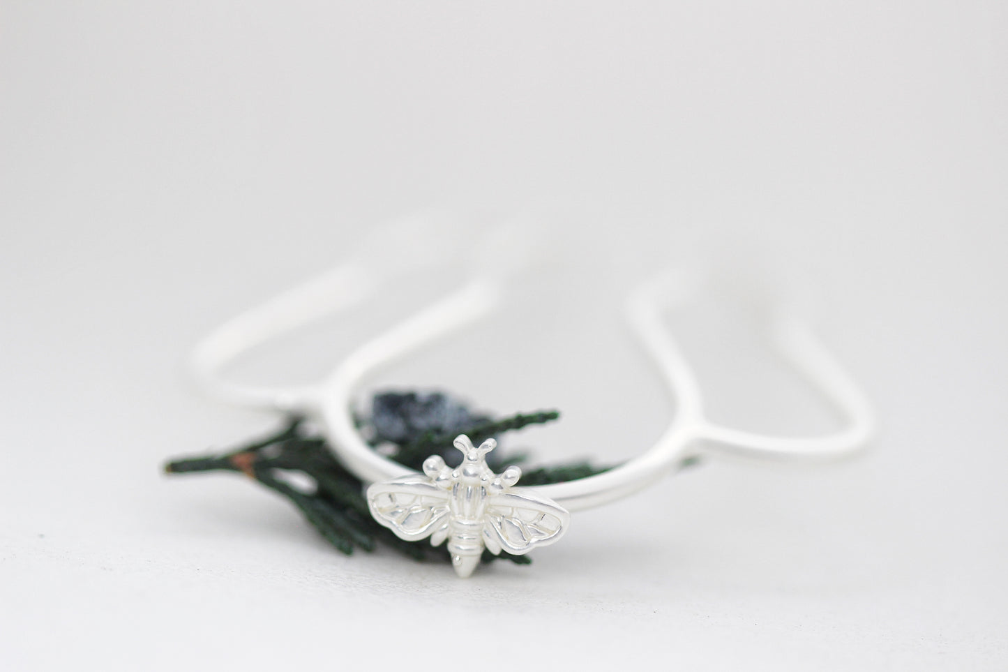 Mini Spring Bee Hair Pin