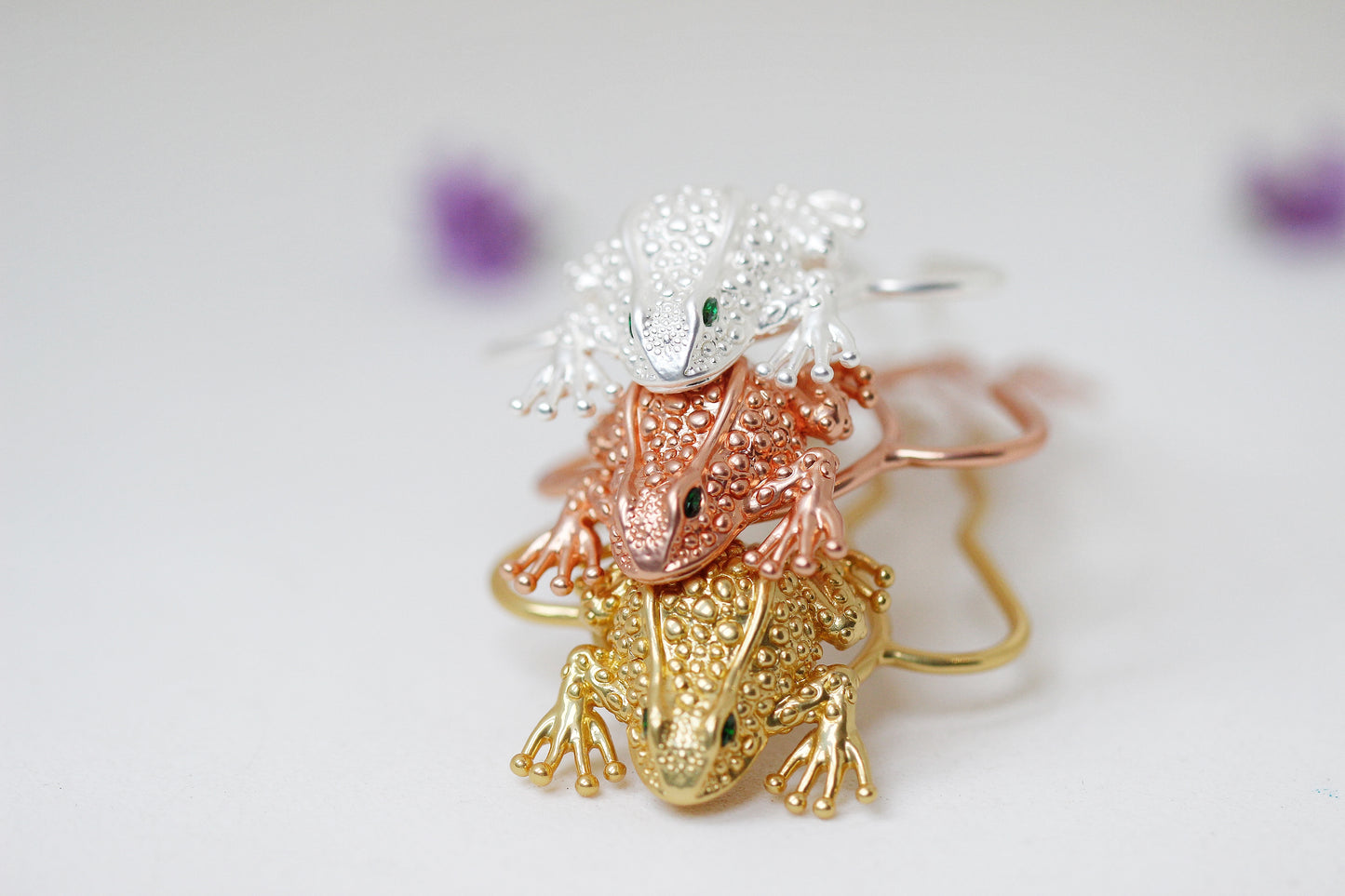 Fortunate Frog Hair Pin