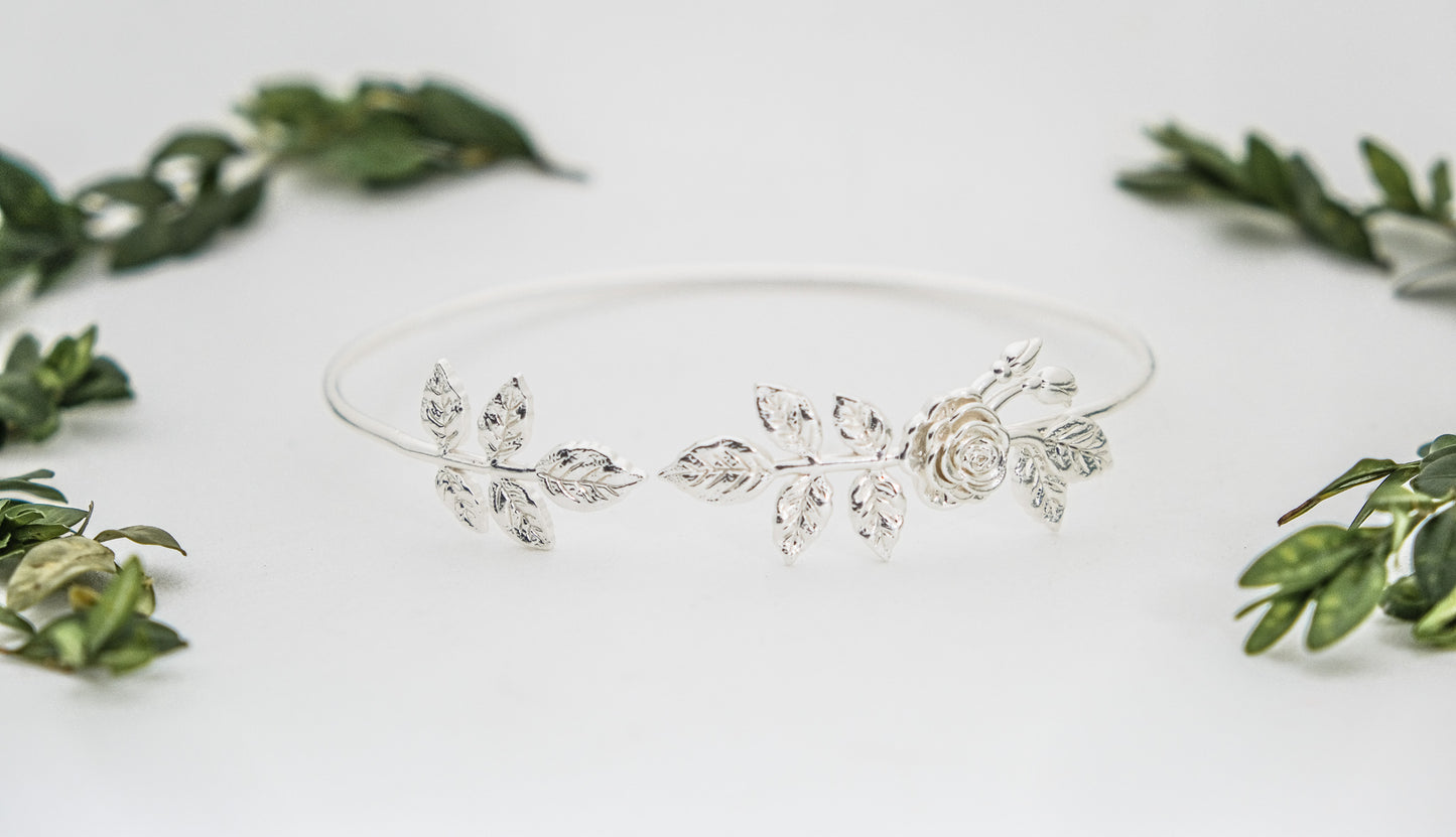 Asymmetric Rose Floral Choker