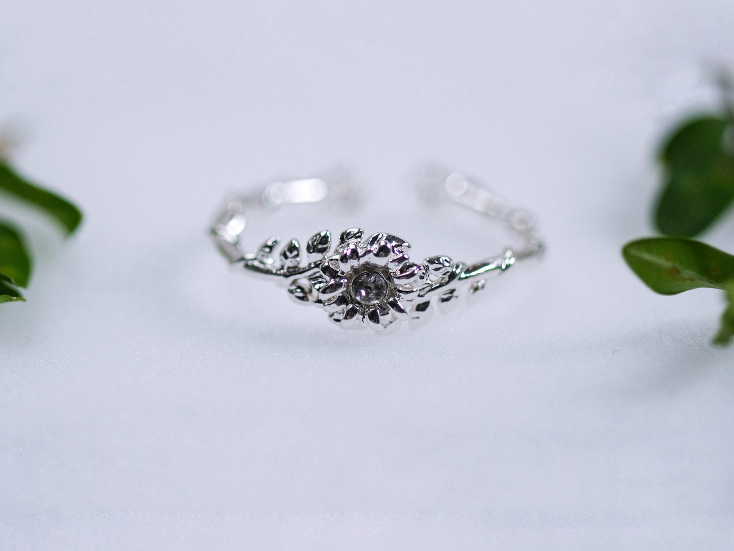 Entwined Floral Branch Ring / size 6