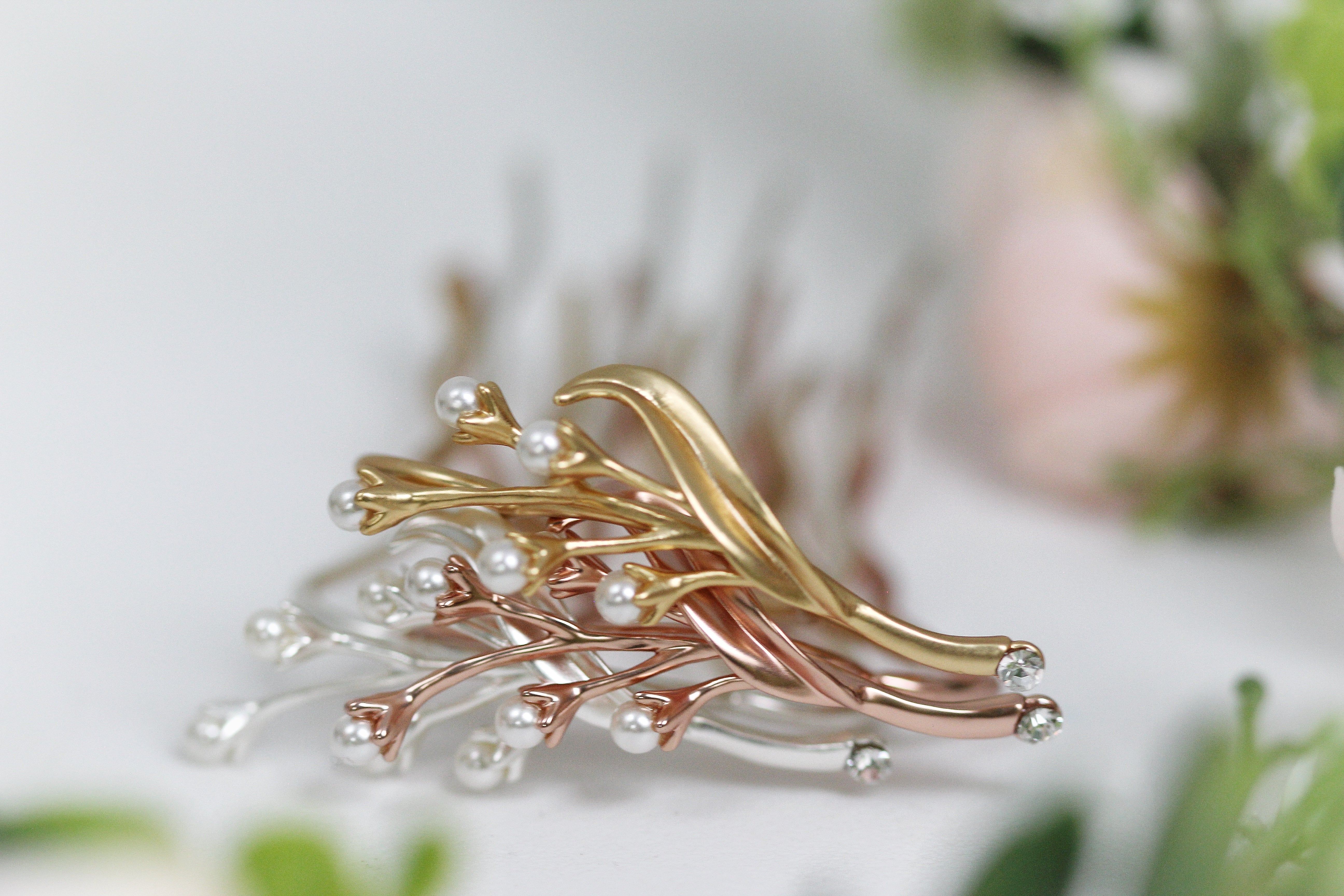 Preorder*** Pearls Bouquet Floral Hair Prong