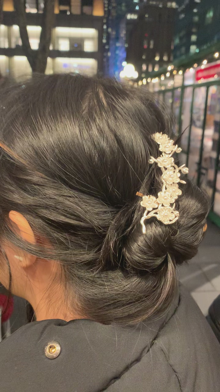 Floral Banquet Hair Prong