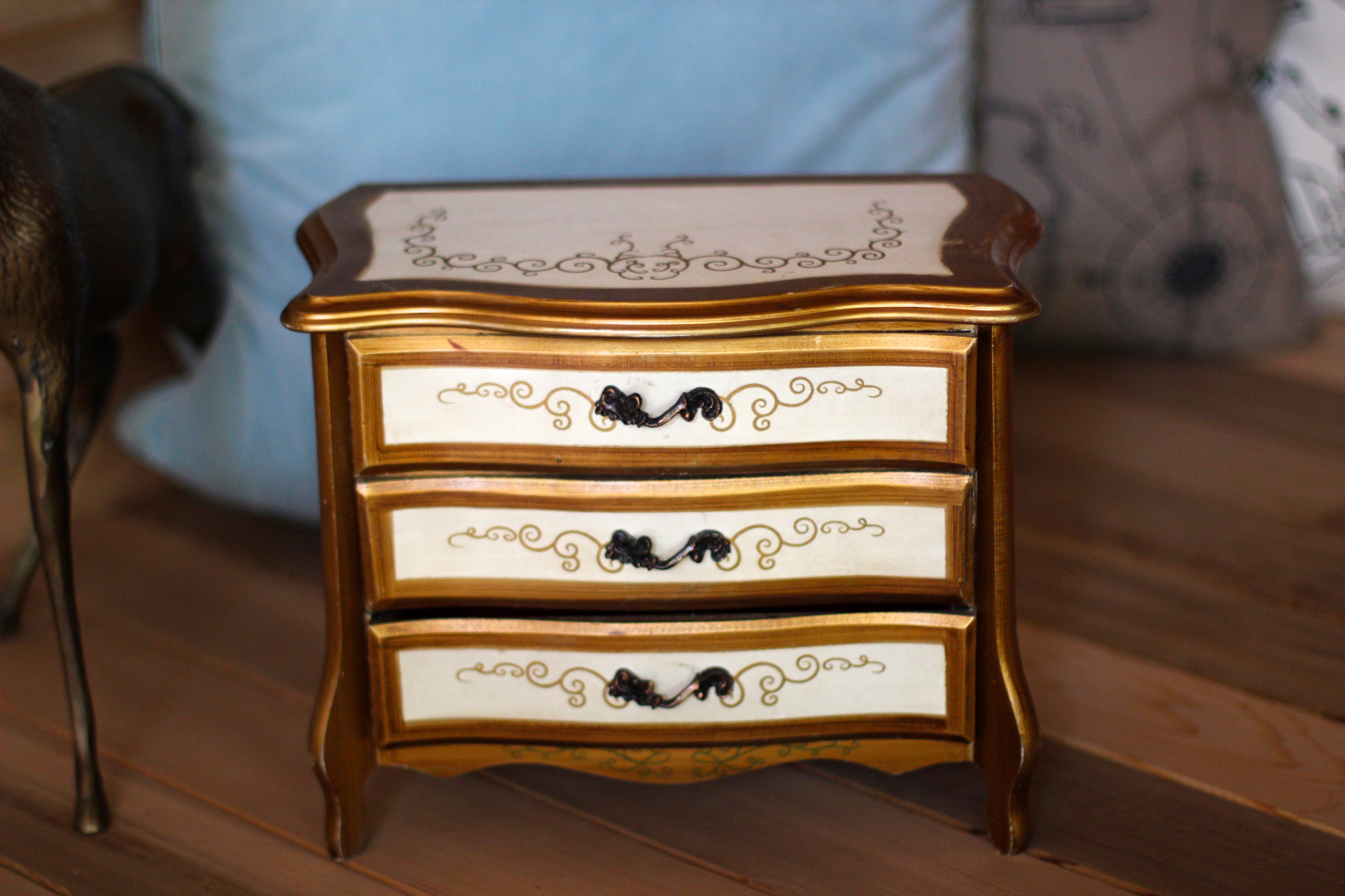 Antique Florence Hand Painted Italian Style Made in Japan Wood Jewelry Music Box #103