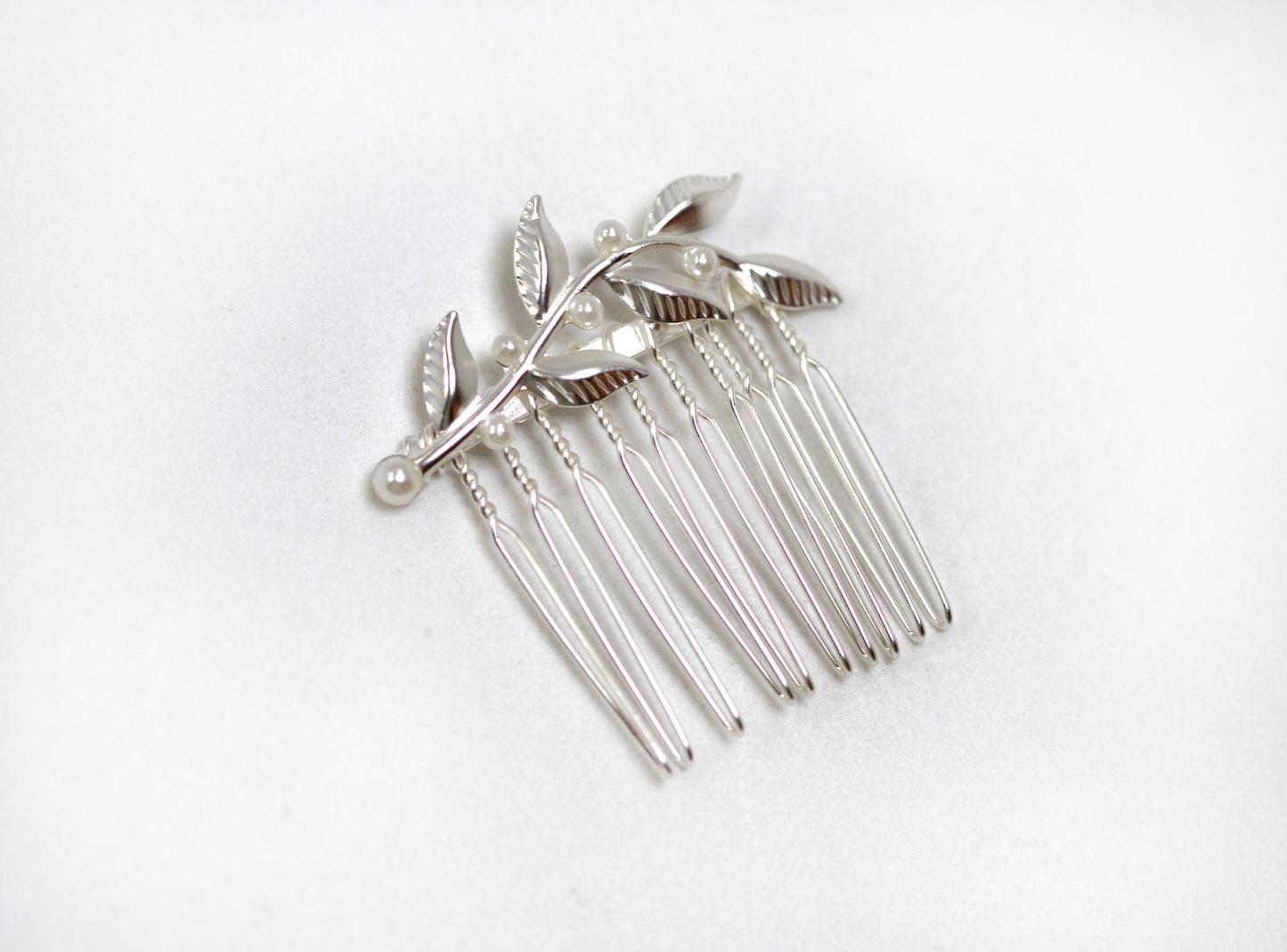 Single Twigs & Pearls Hair Comb.