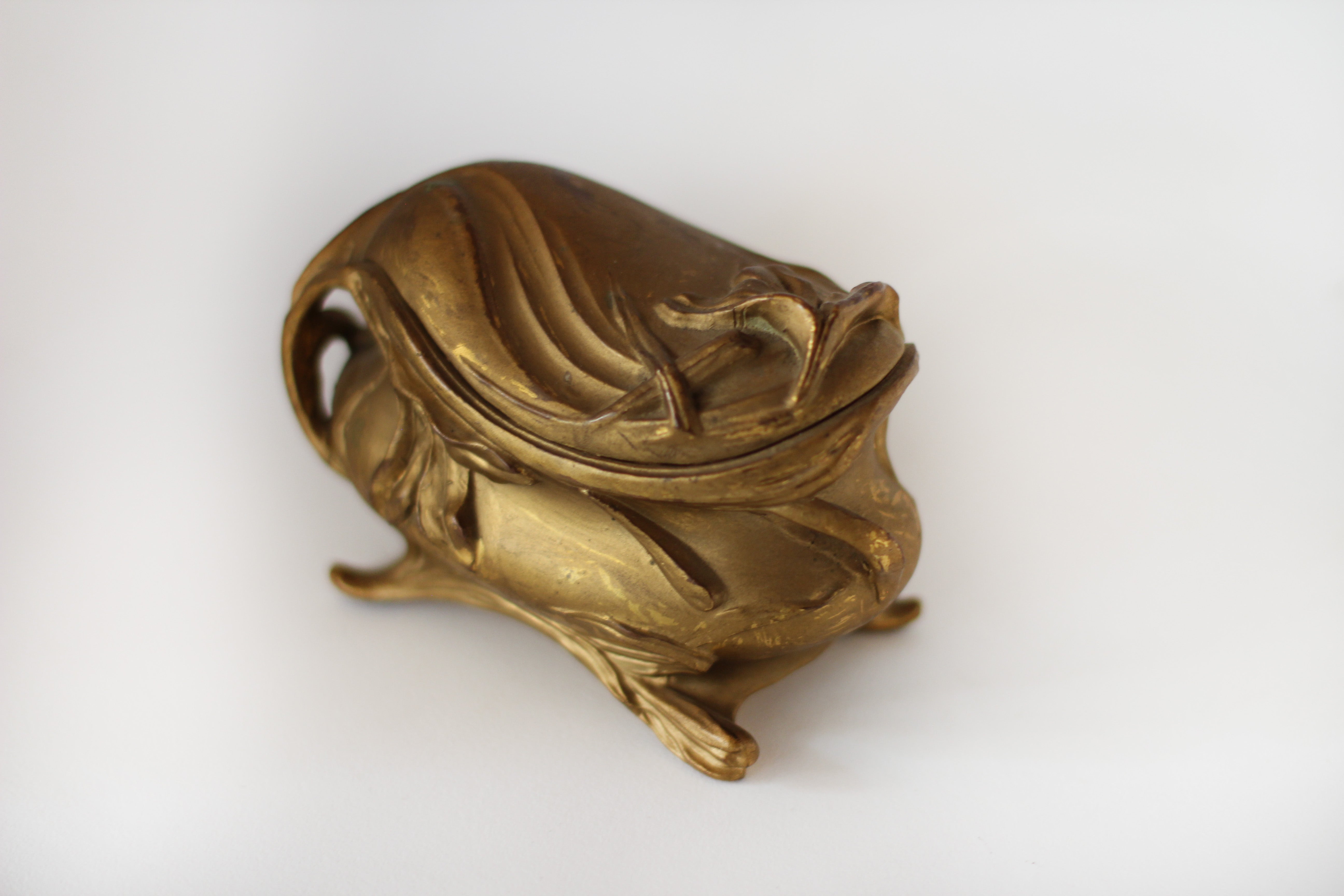 Unique Leaf Design Vintage Art Nouveau Jewelry Box
