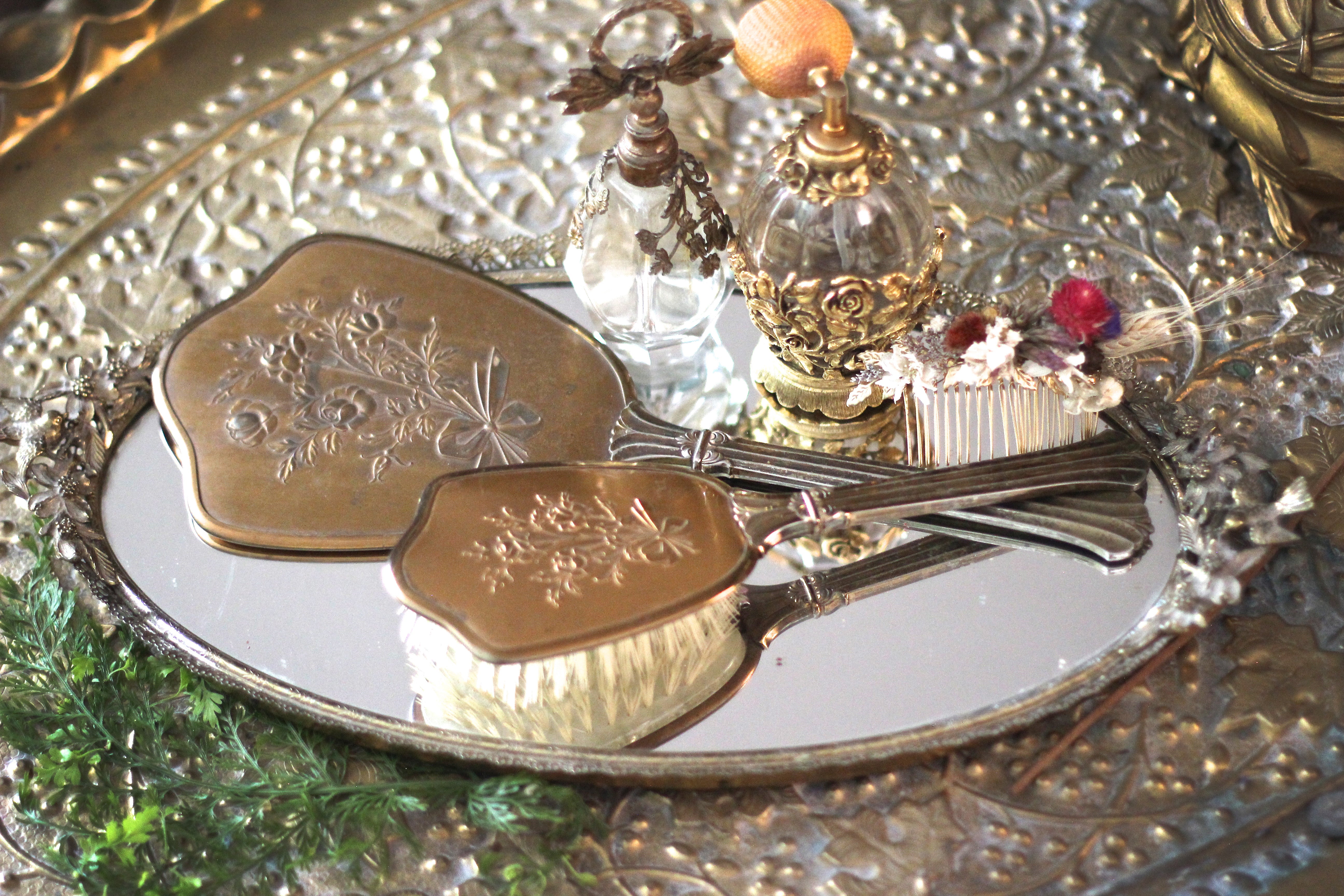 Antique Bronze Floral Vanity Set