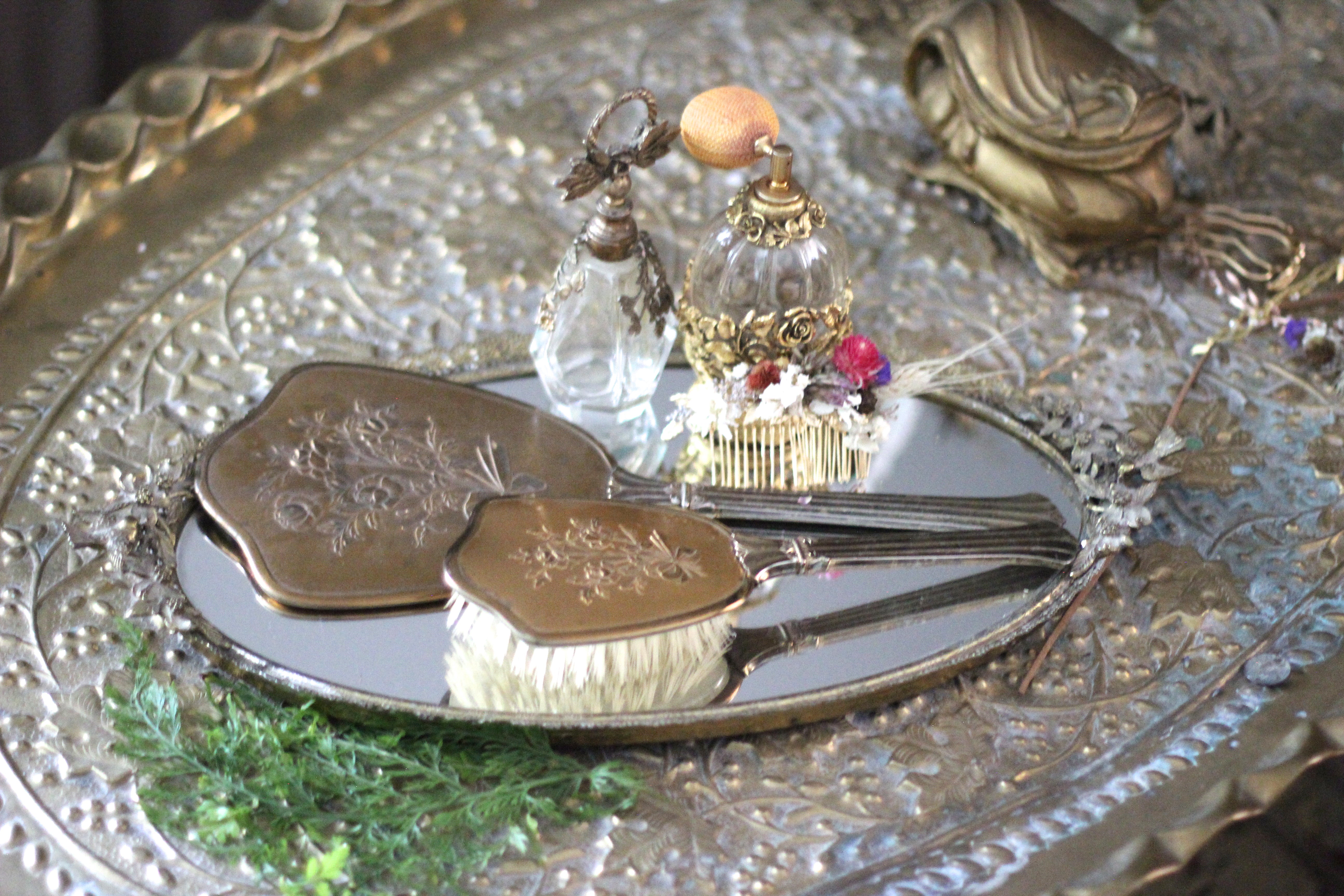 Antique Bronze Floral Vanity Set