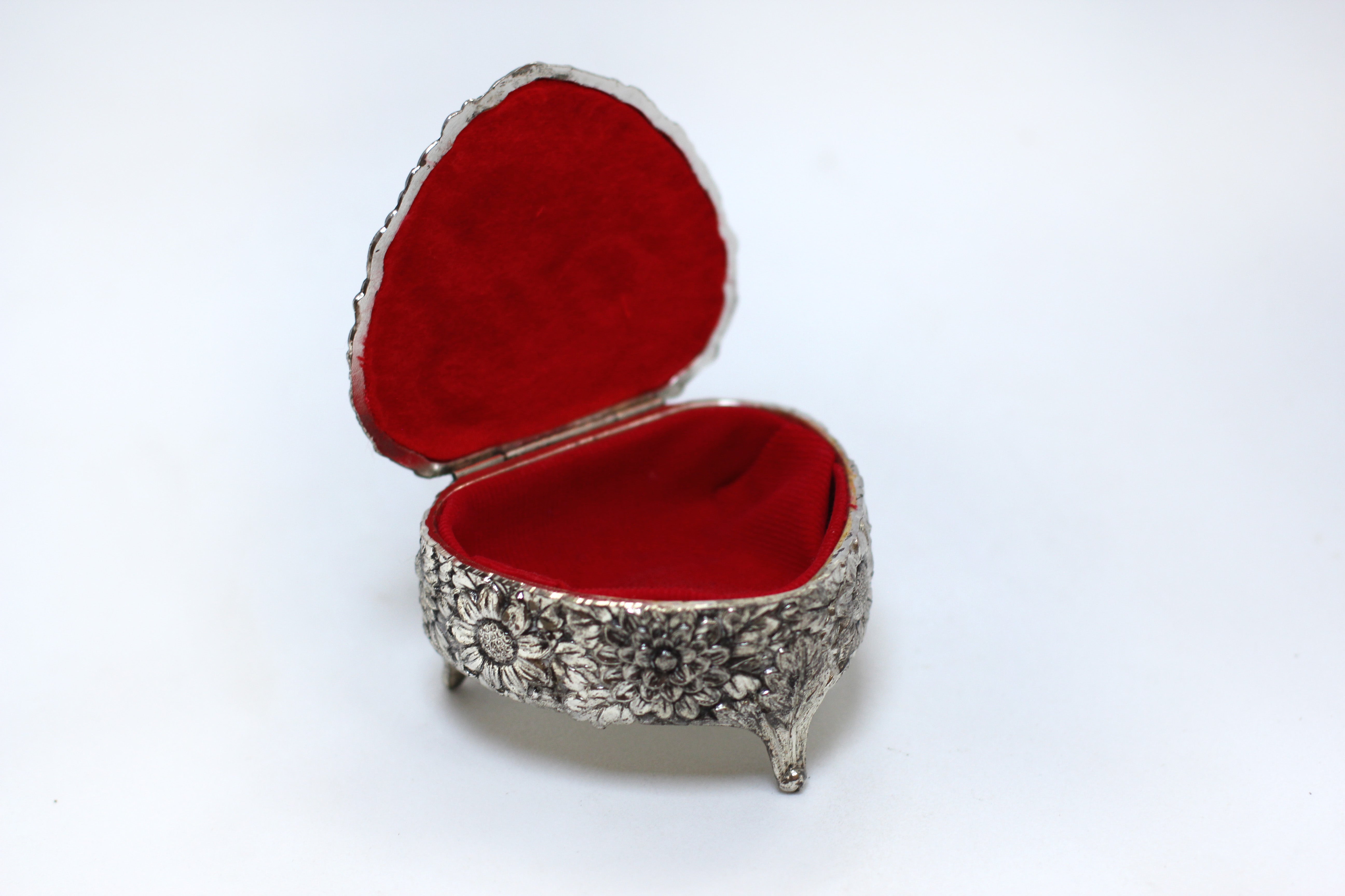Silver Antique Jewelry Box Heart Sunflowers Red Velvet #102