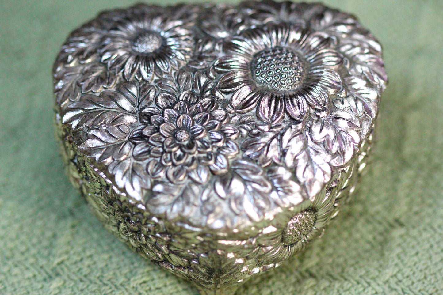 Silver Antique Jewelry Box Heart Sunflowers Red Velvet #102