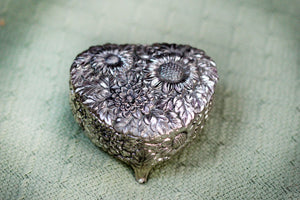 Silver Antique Jewelry Box Heart Sunflowers Red Velvet #102