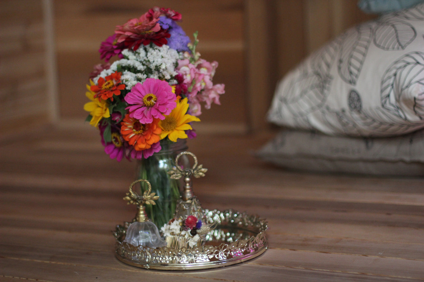 Rounded Lace Antique Mirror Tray #117