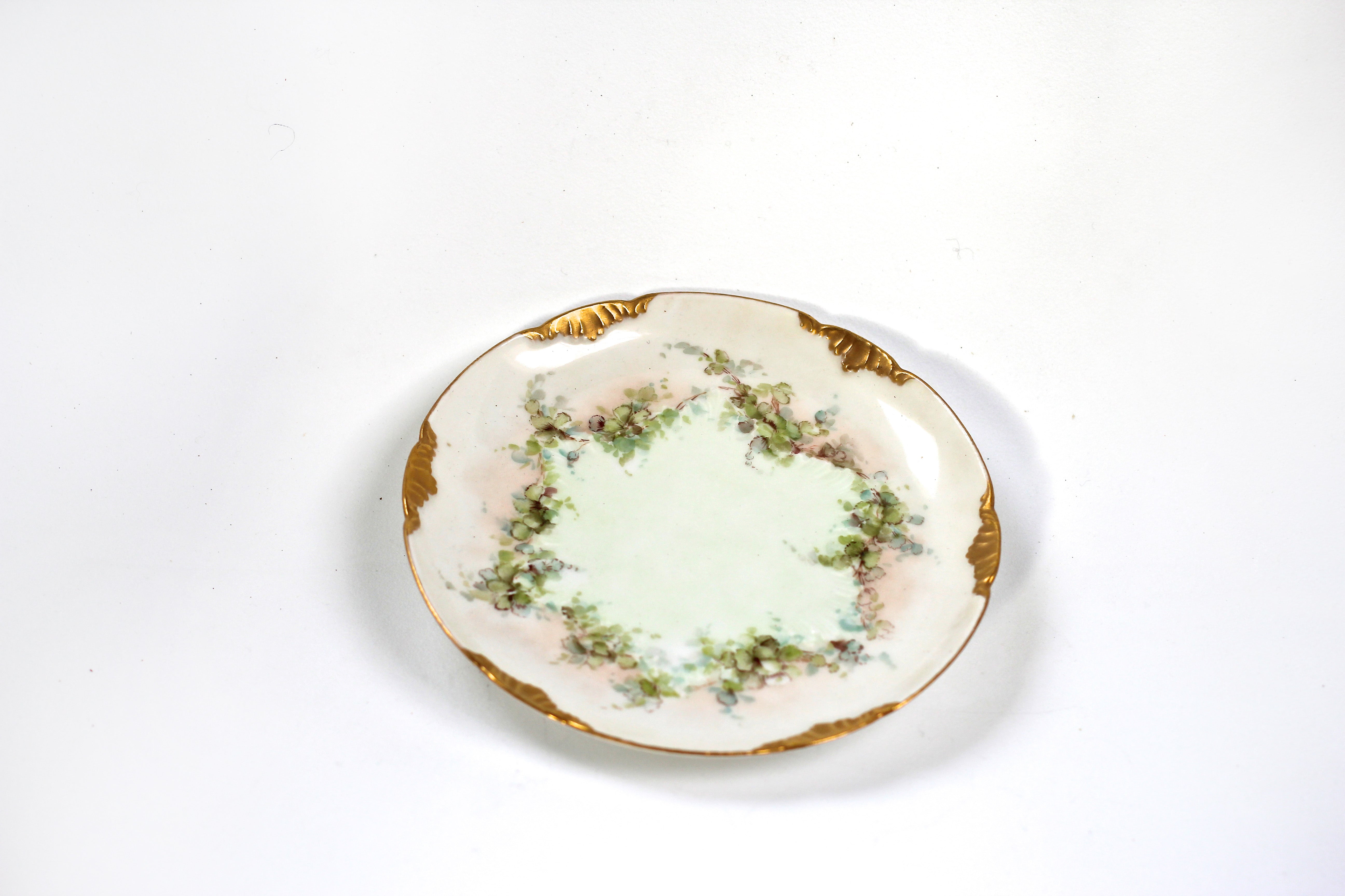 CFH GDM Leaves Porcelain Dish