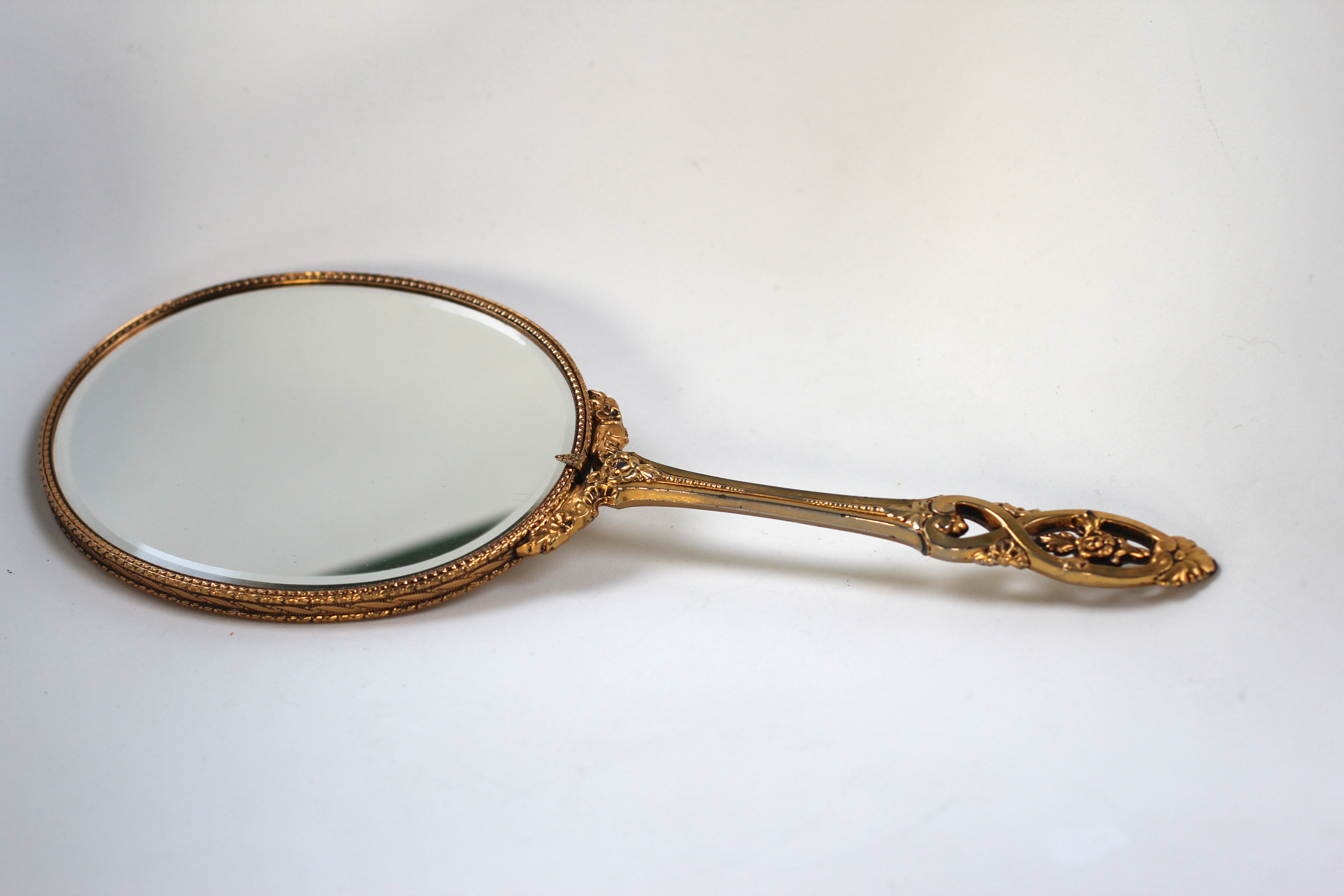 Antique Roses Matson Vanity Set