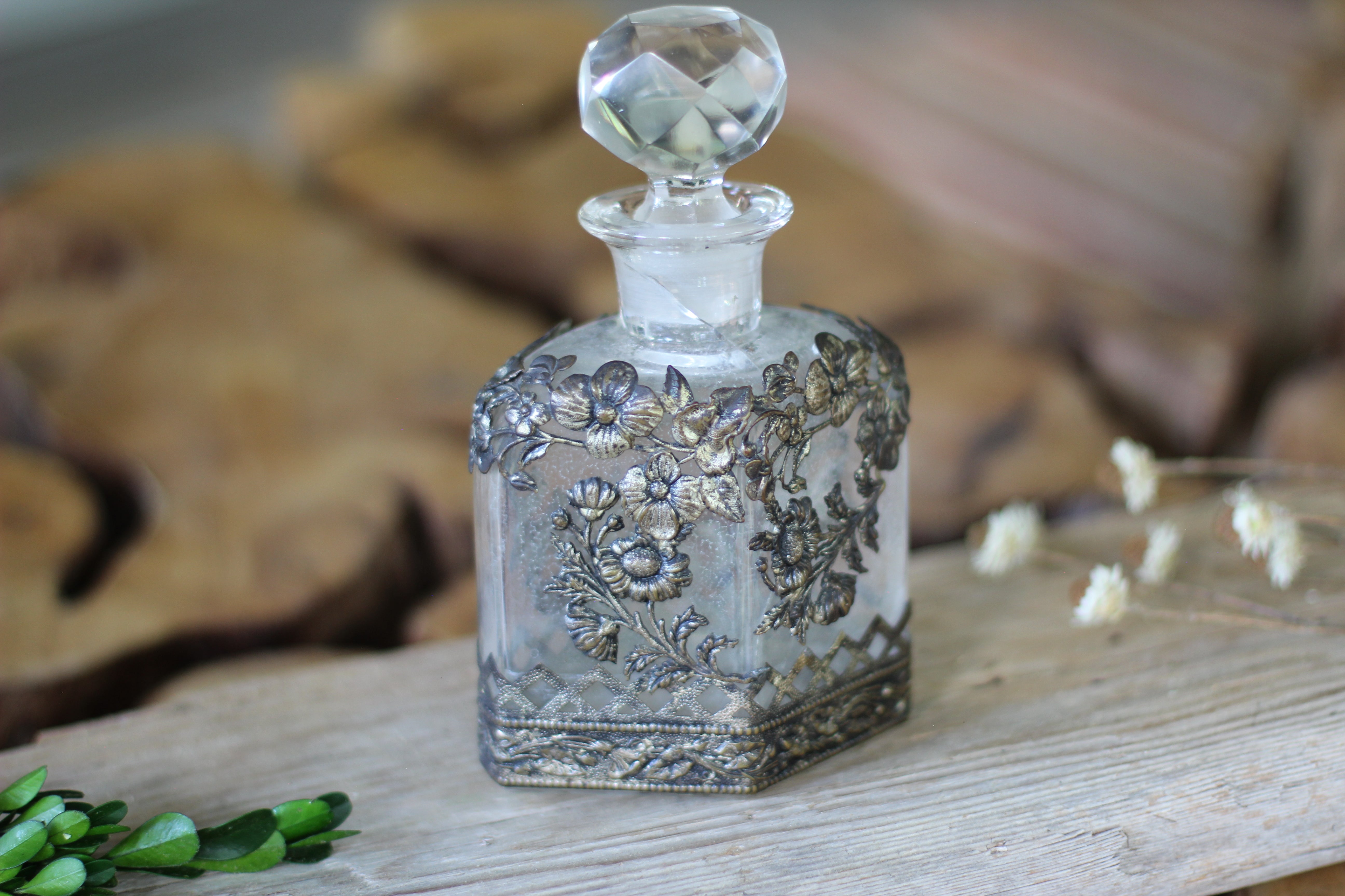 Antique Floral Dauber Leaf Collar Perfume Bottle – Avigail Adam
