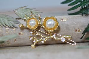 Discounted * Hibiscus Flowers Pearls & Crystals Barrette