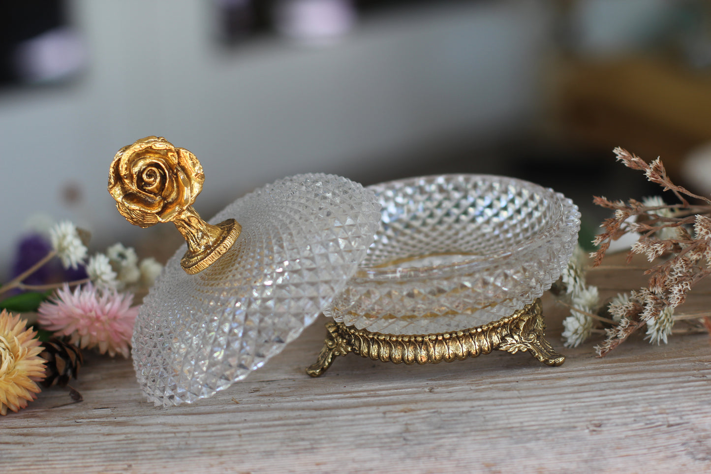 Antique Floral Rose Stylebuilt Jar