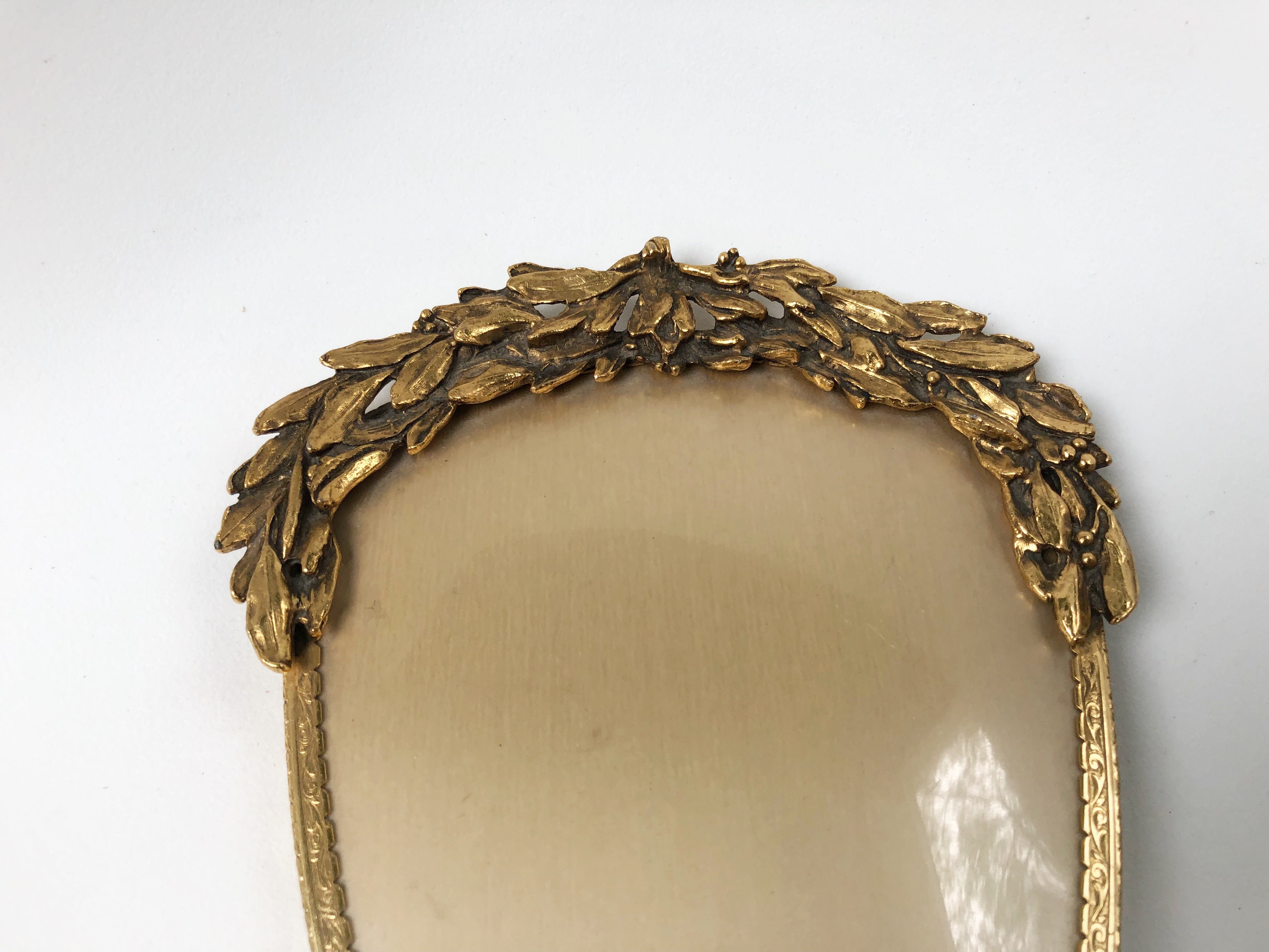 Antique Stylebuilt Gold Vanity Set