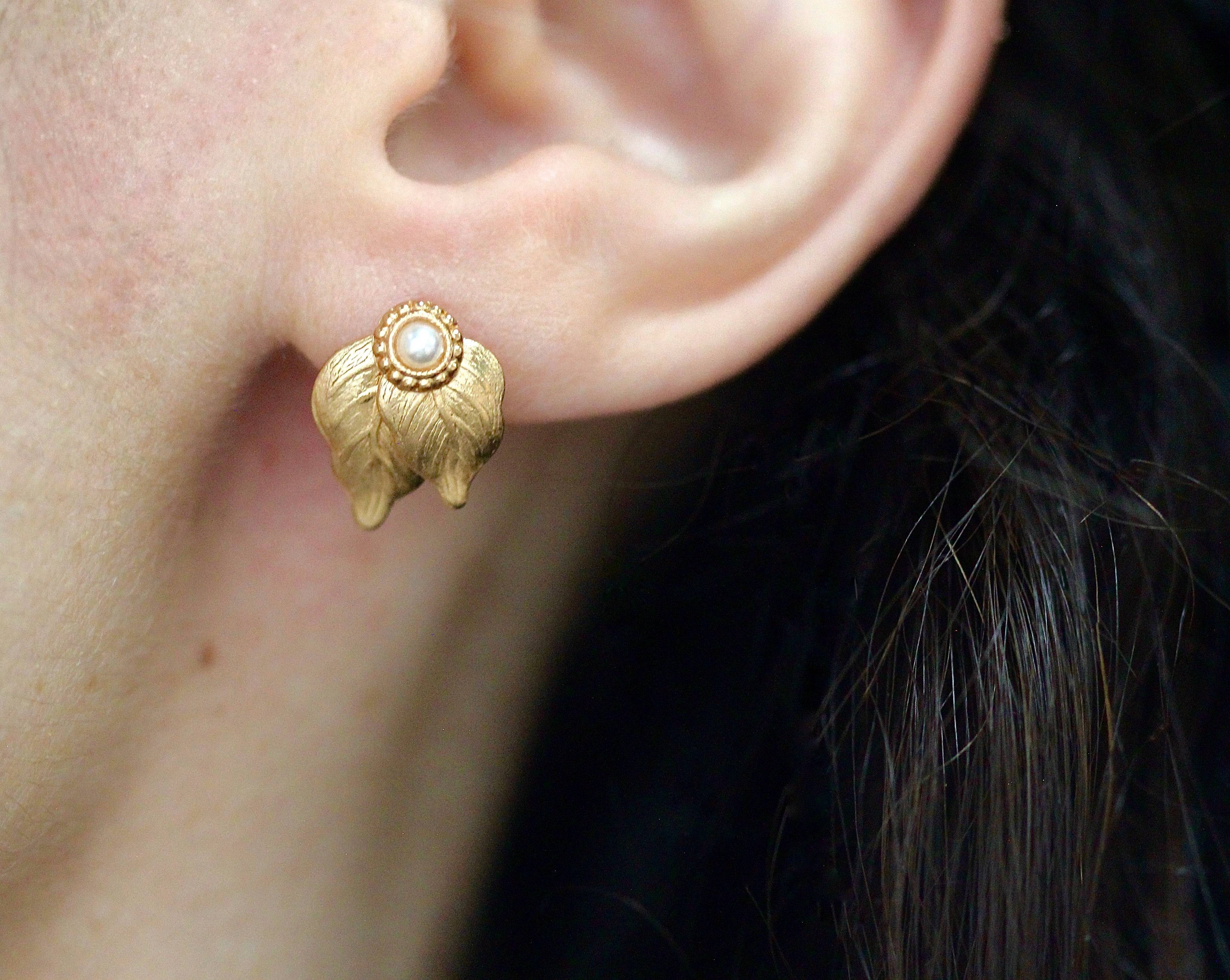 Preorder * Avery Pearls Leaves Stud Earrings