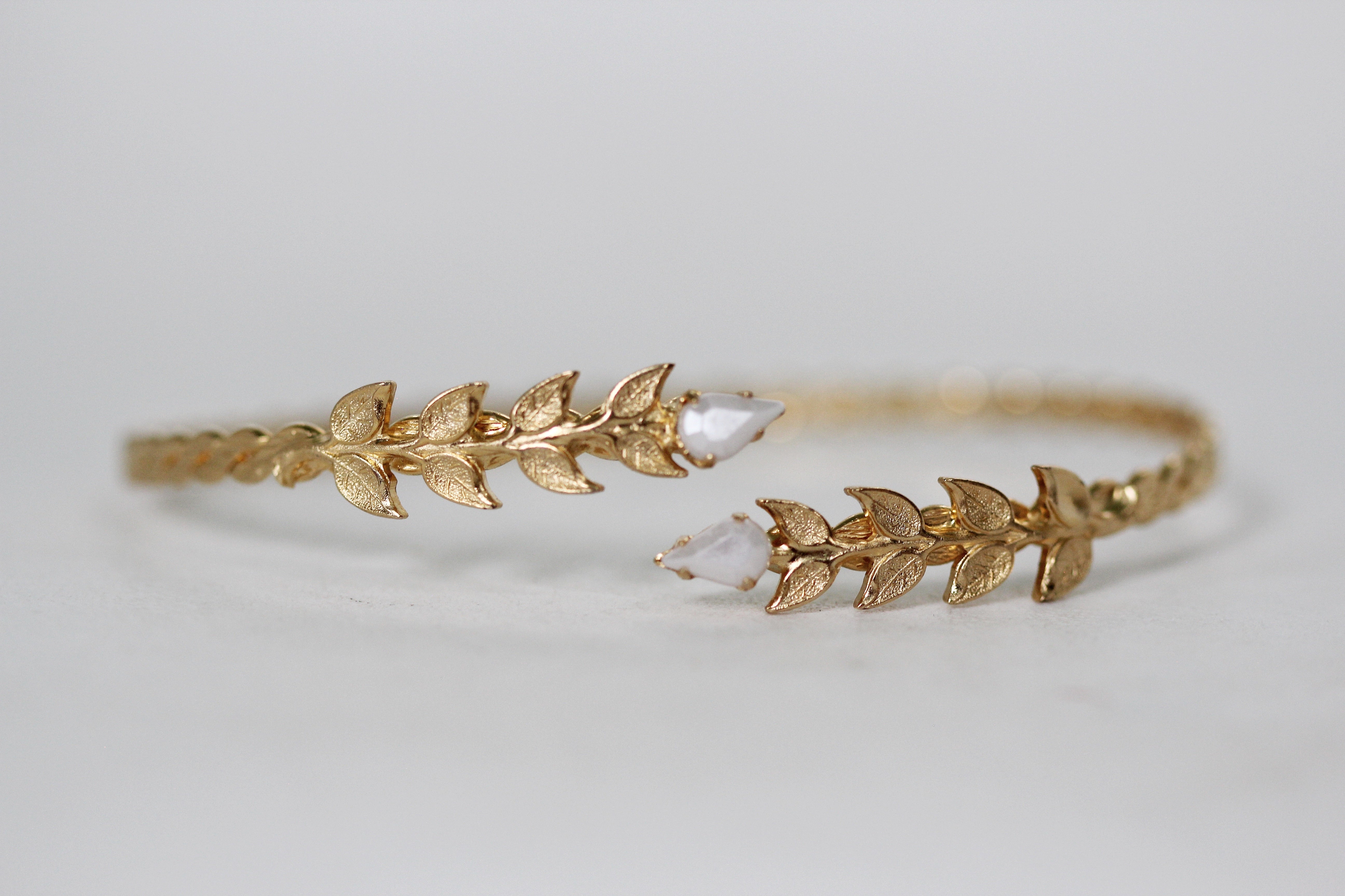 Twiggy pearls Arm Band
