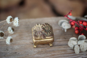 Antique Miniature Daisies Art Nouveau Jewelry Box