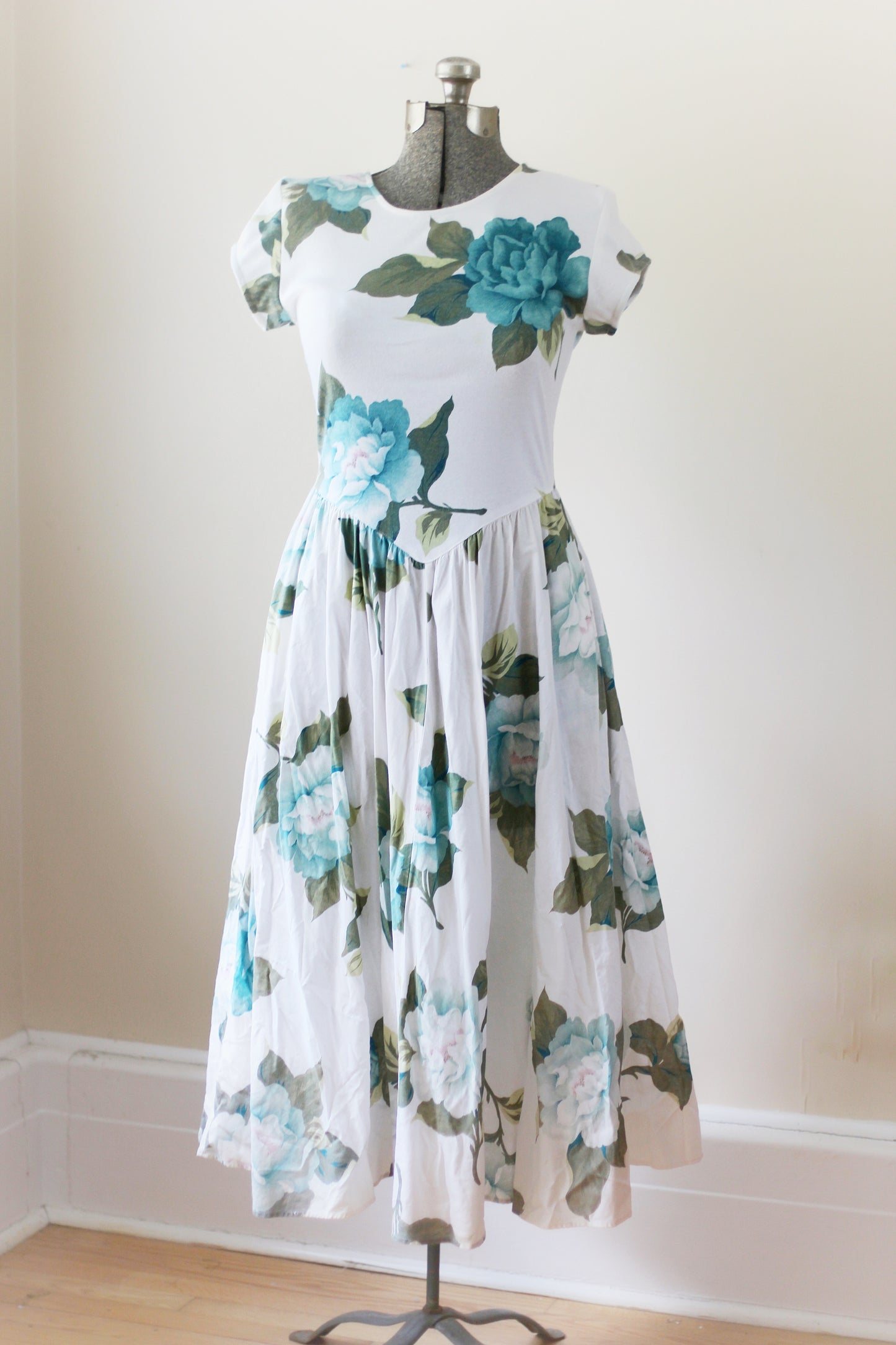 Vintage White Large Blue Flowers Carol Anderson Dress