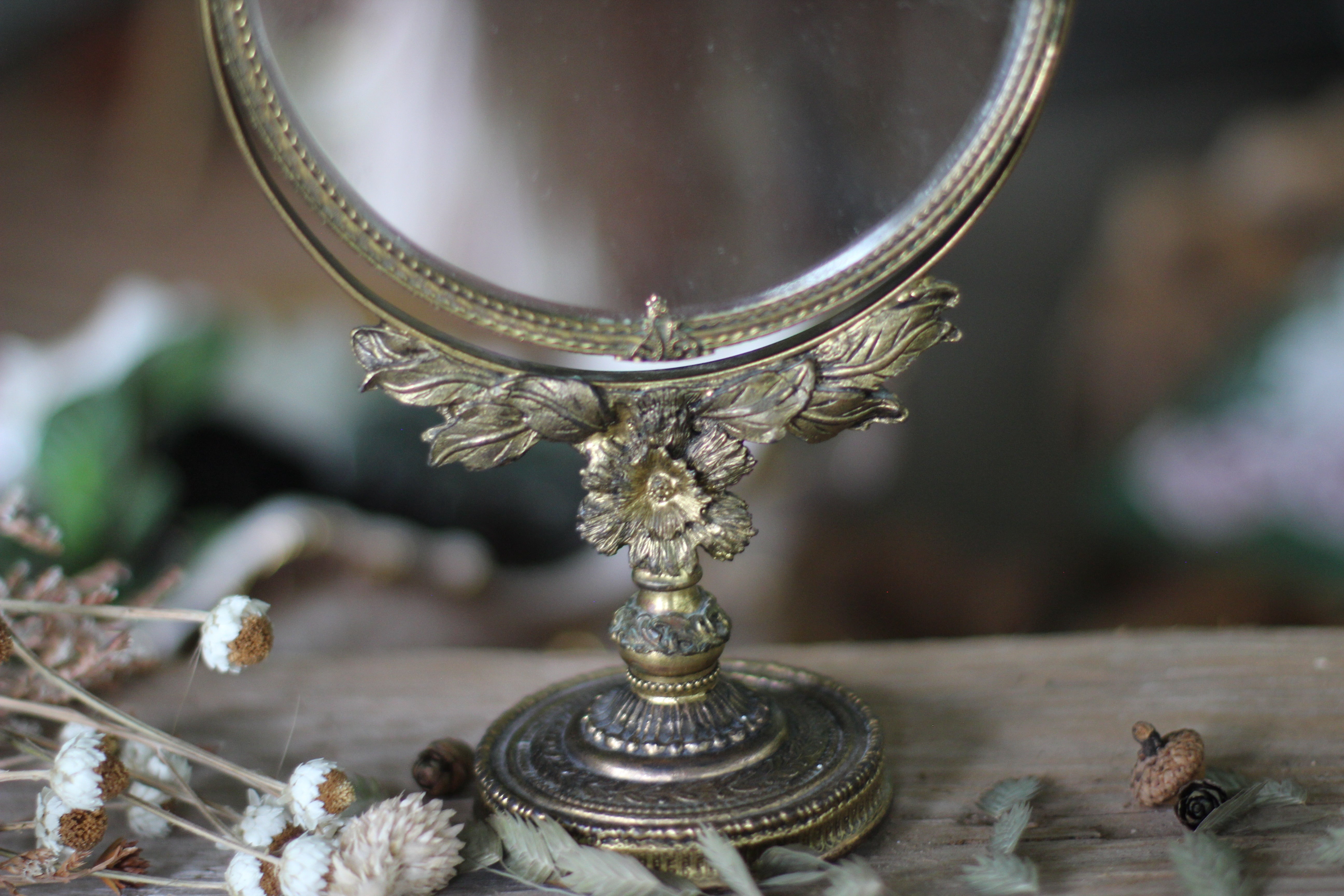 Vintage Floral Standing Vanity Mirror 2 Sided Magnifier