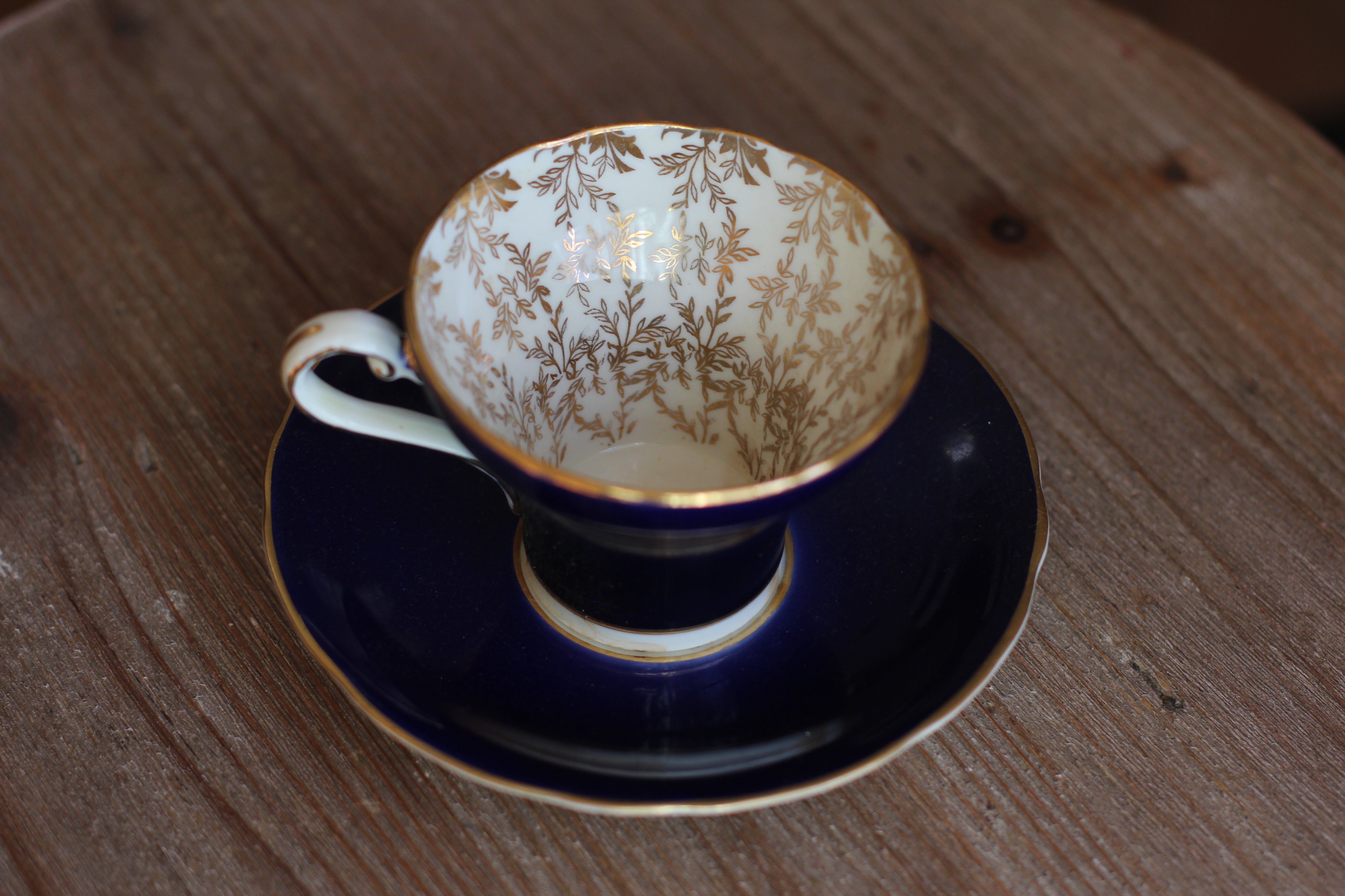 Vintage Eynsley England Navy Gold Leaves Tea Cup Set