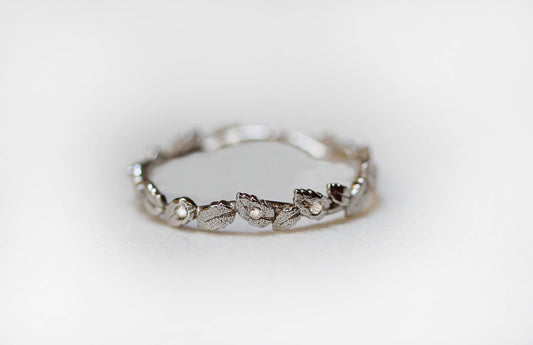 Preorder* Laurel Wreath Diamonds Ring