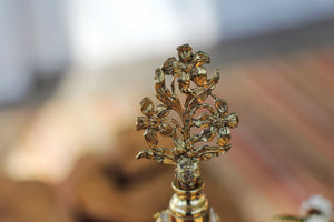 Antique Floral Dauber Leaf Collar Perfume Bottle