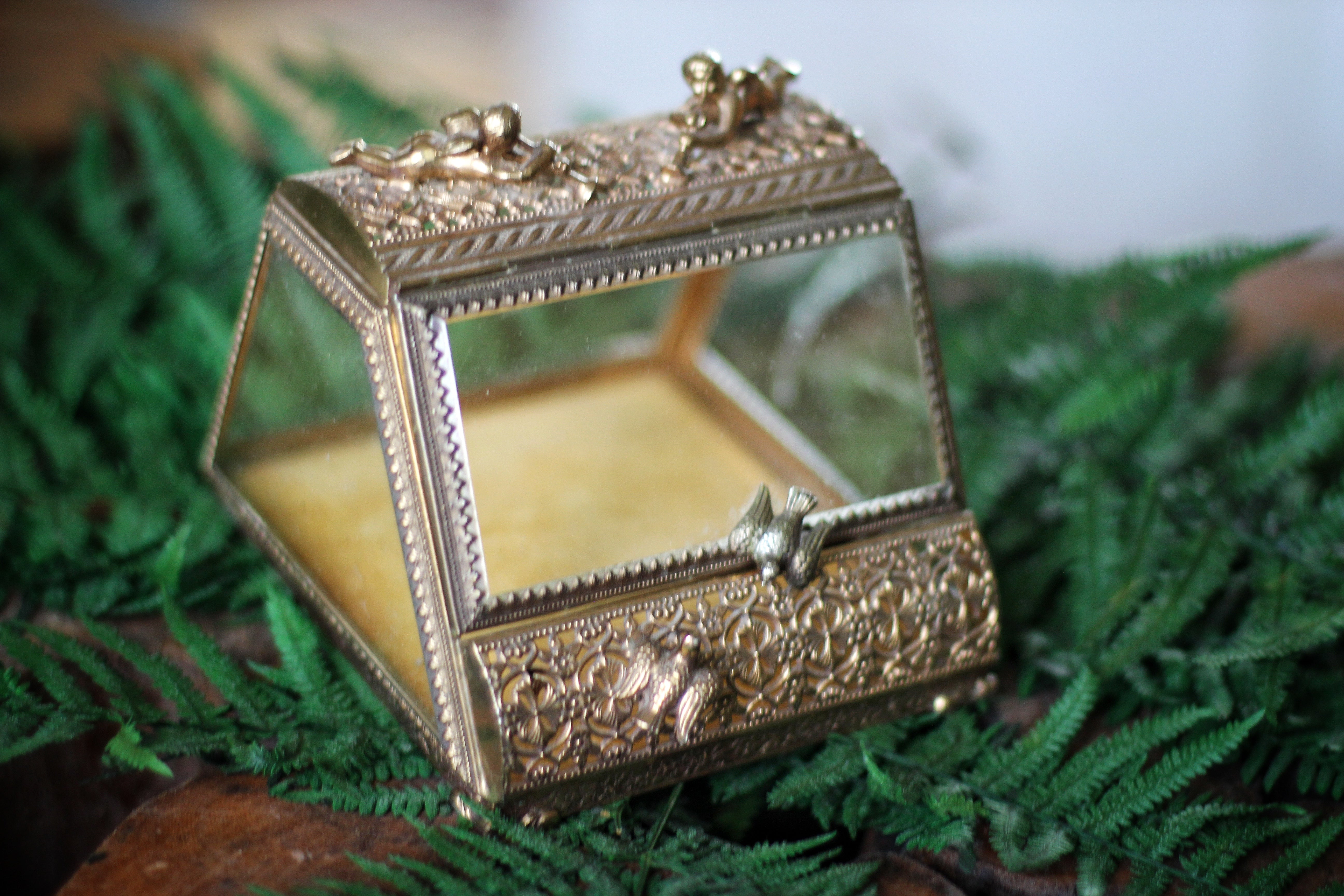 Antique Doves & Angeles Jewelry Box