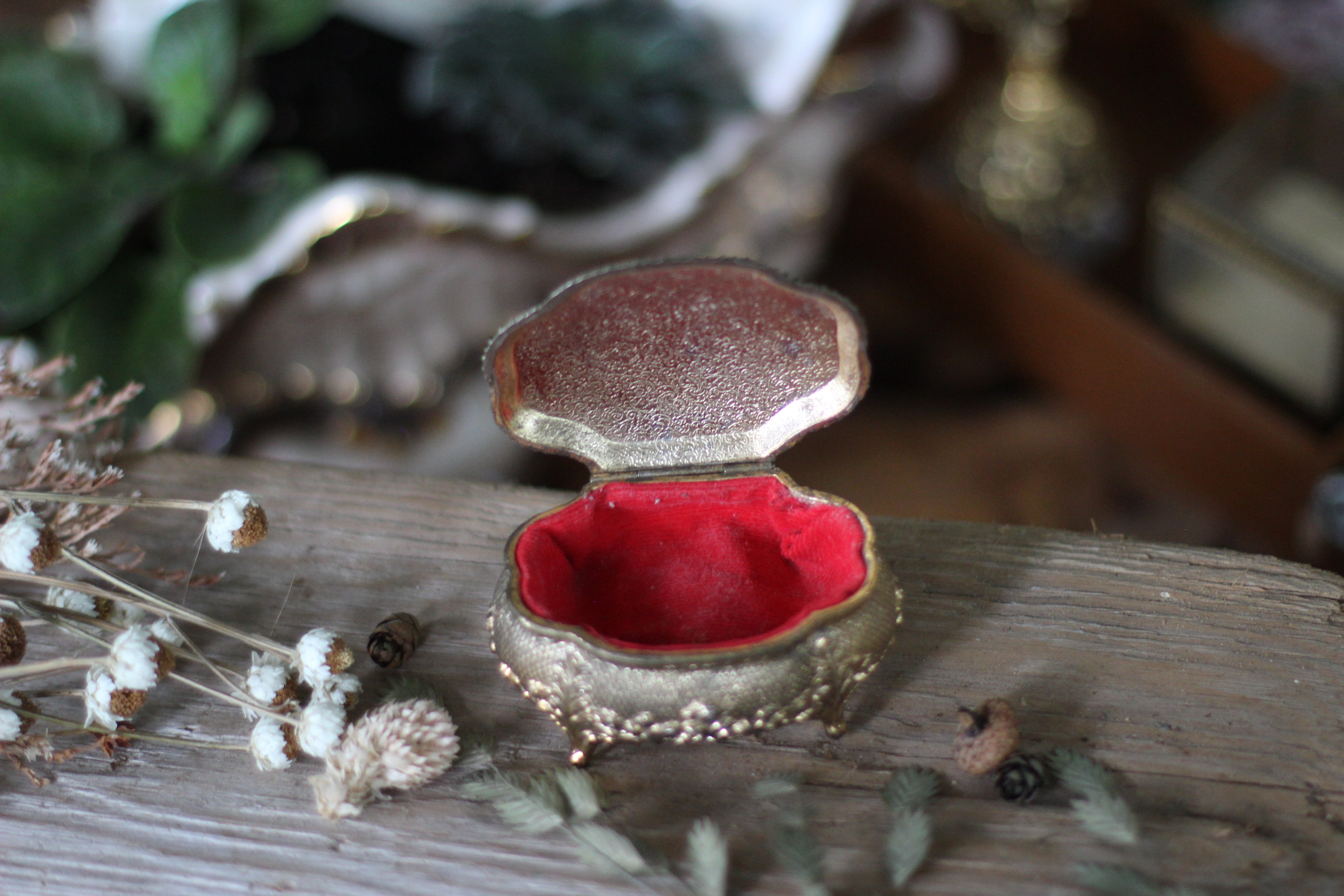 Antique Floral Bronze White Jewelry Box