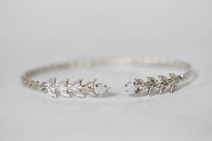 Twiggy pearls Arm Band